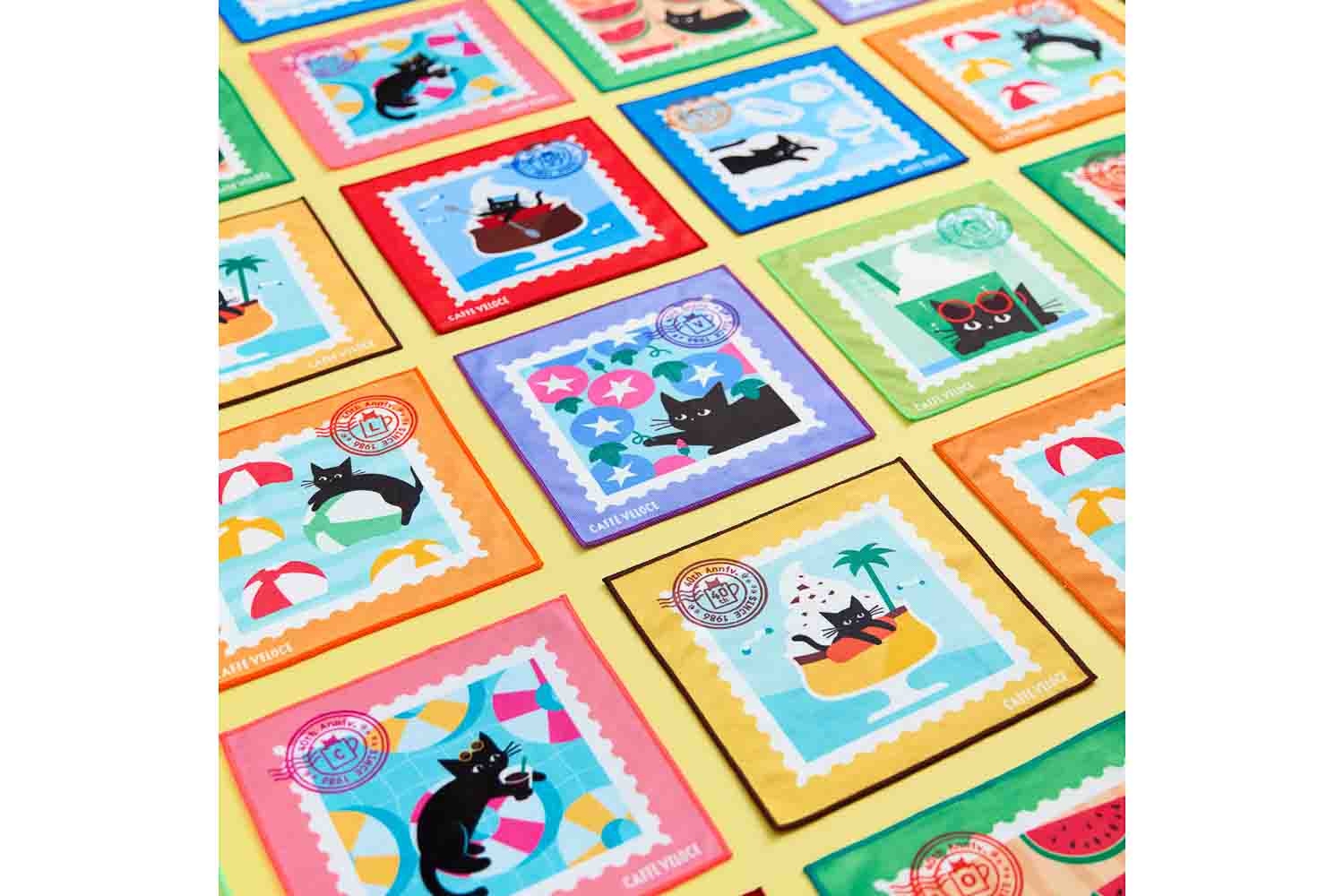 「夏休みを楽しむ黒ねこから届く季節のお便り」をテーマにした切手風デザイン