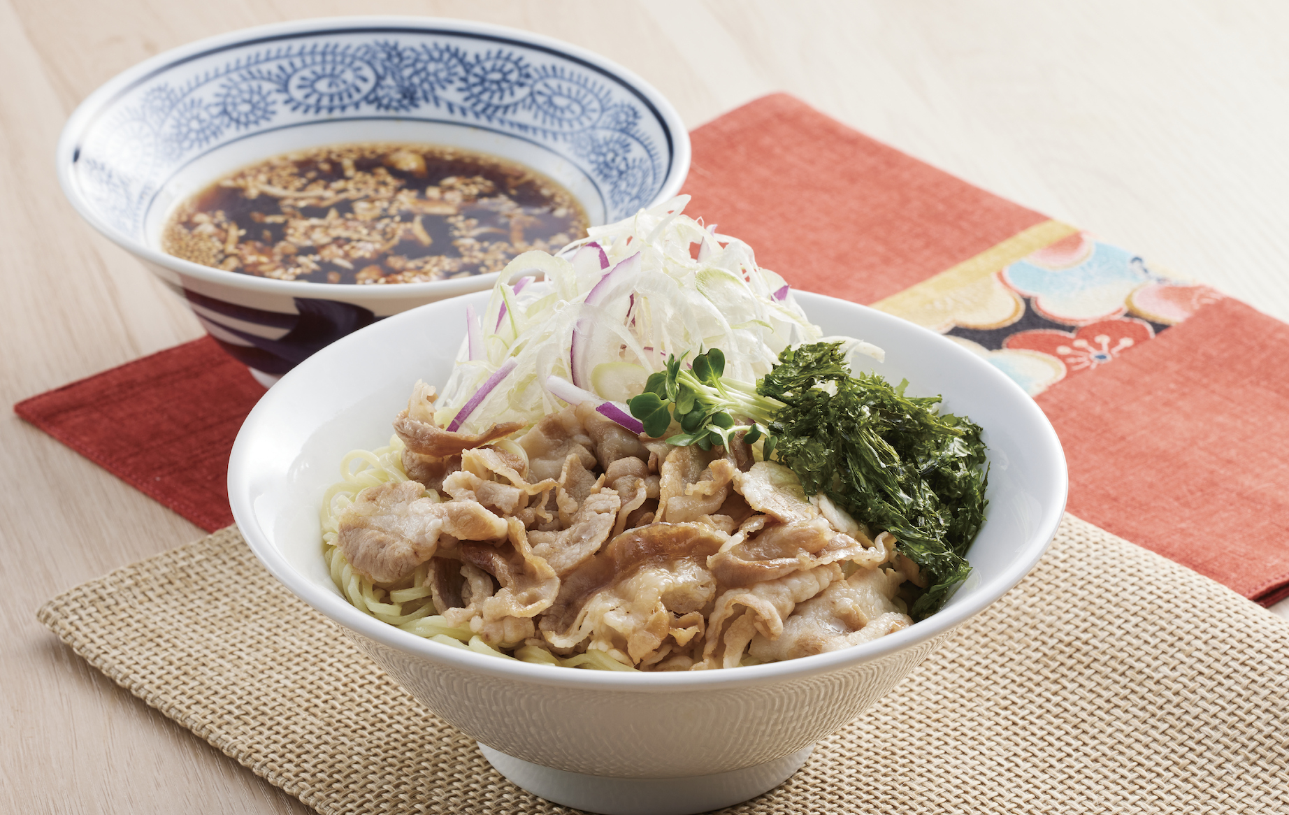 「和風肉つけ麺」（1023円）