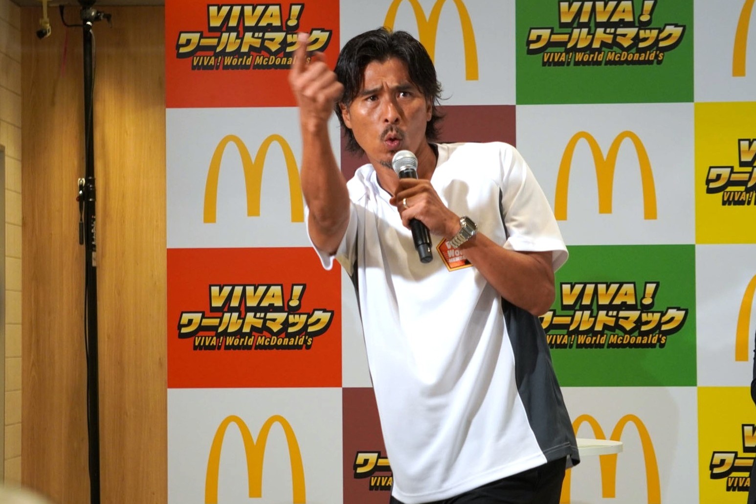 “カズダンス”を披露する中澤さん