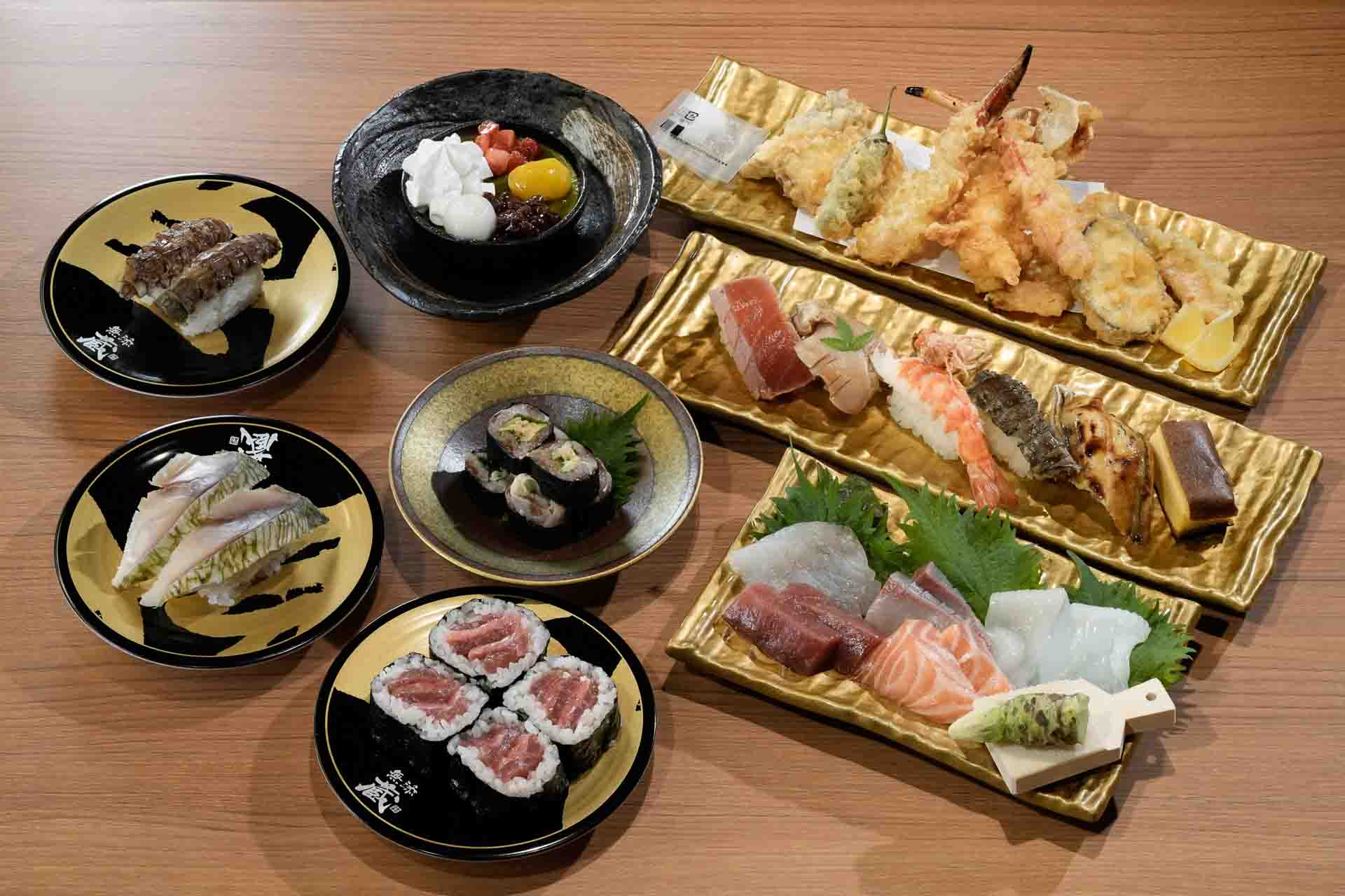 無添蔵で提供される寿司や天ぷらなどの料理