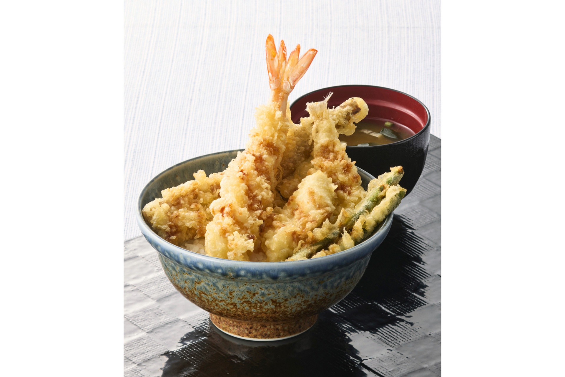 穴子2種のご馳走天丼（みそ汁付）