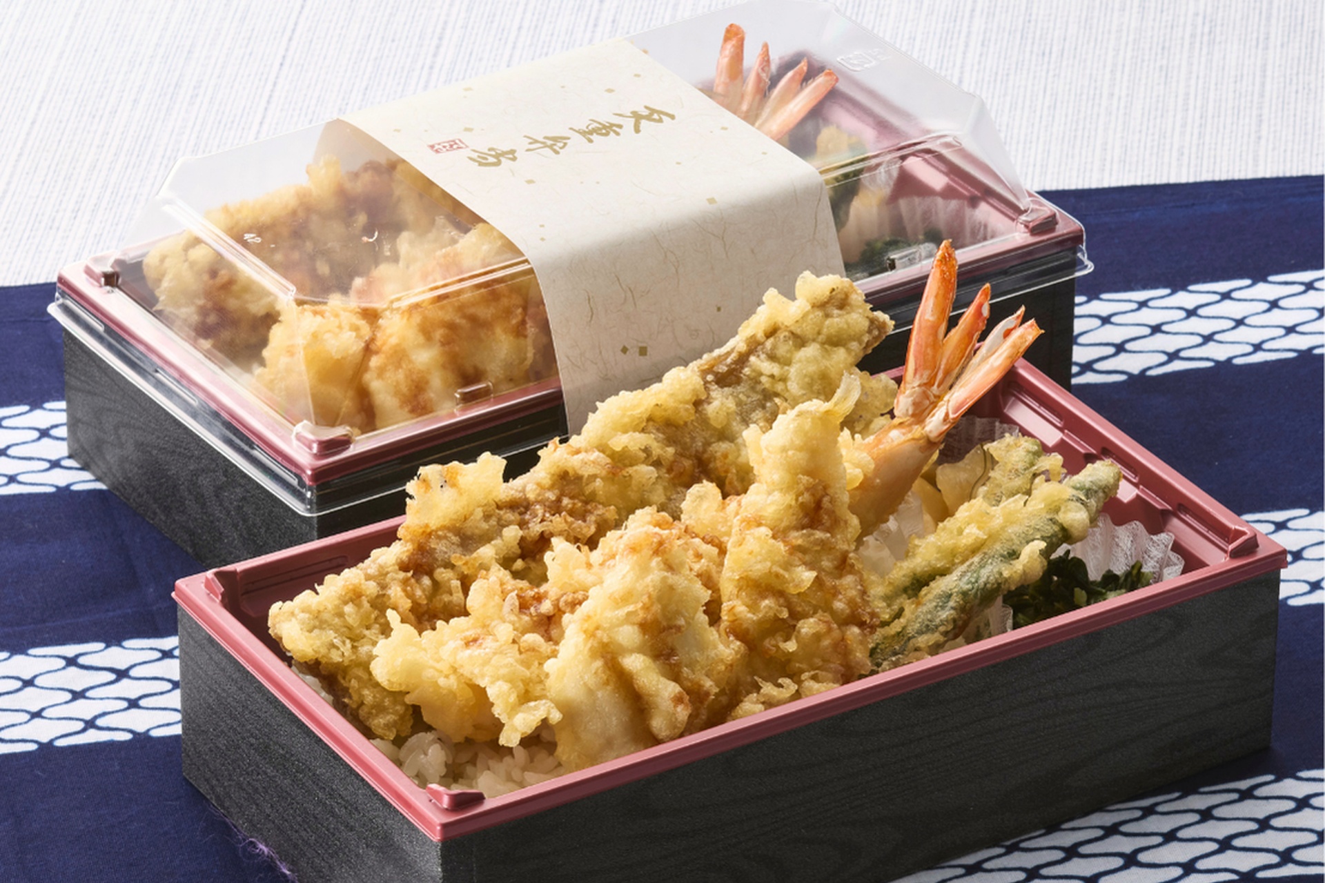 穴子2種のご馳走天重弁当（お新香付）