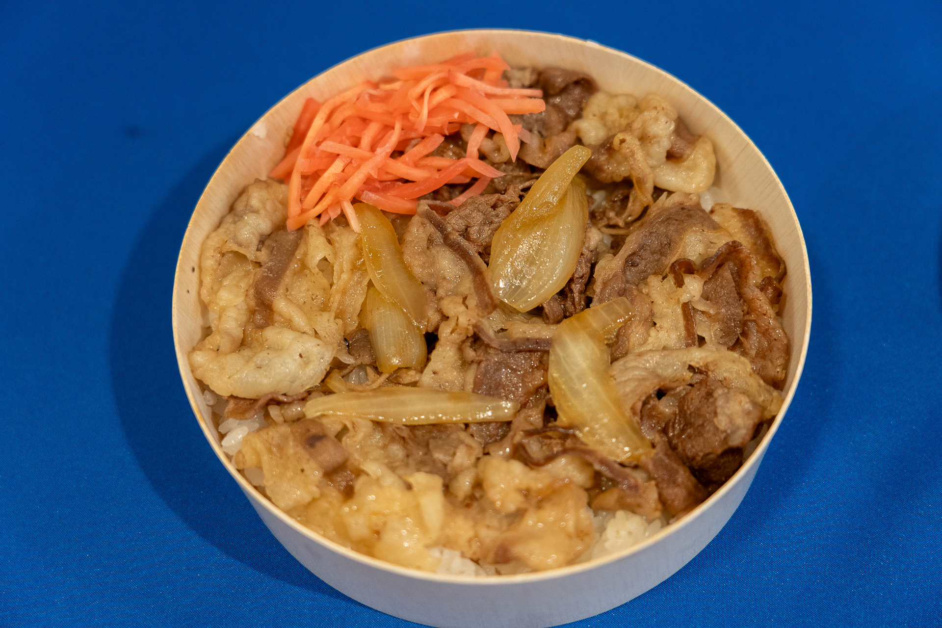 「神戸牛牛めし」（1390円）