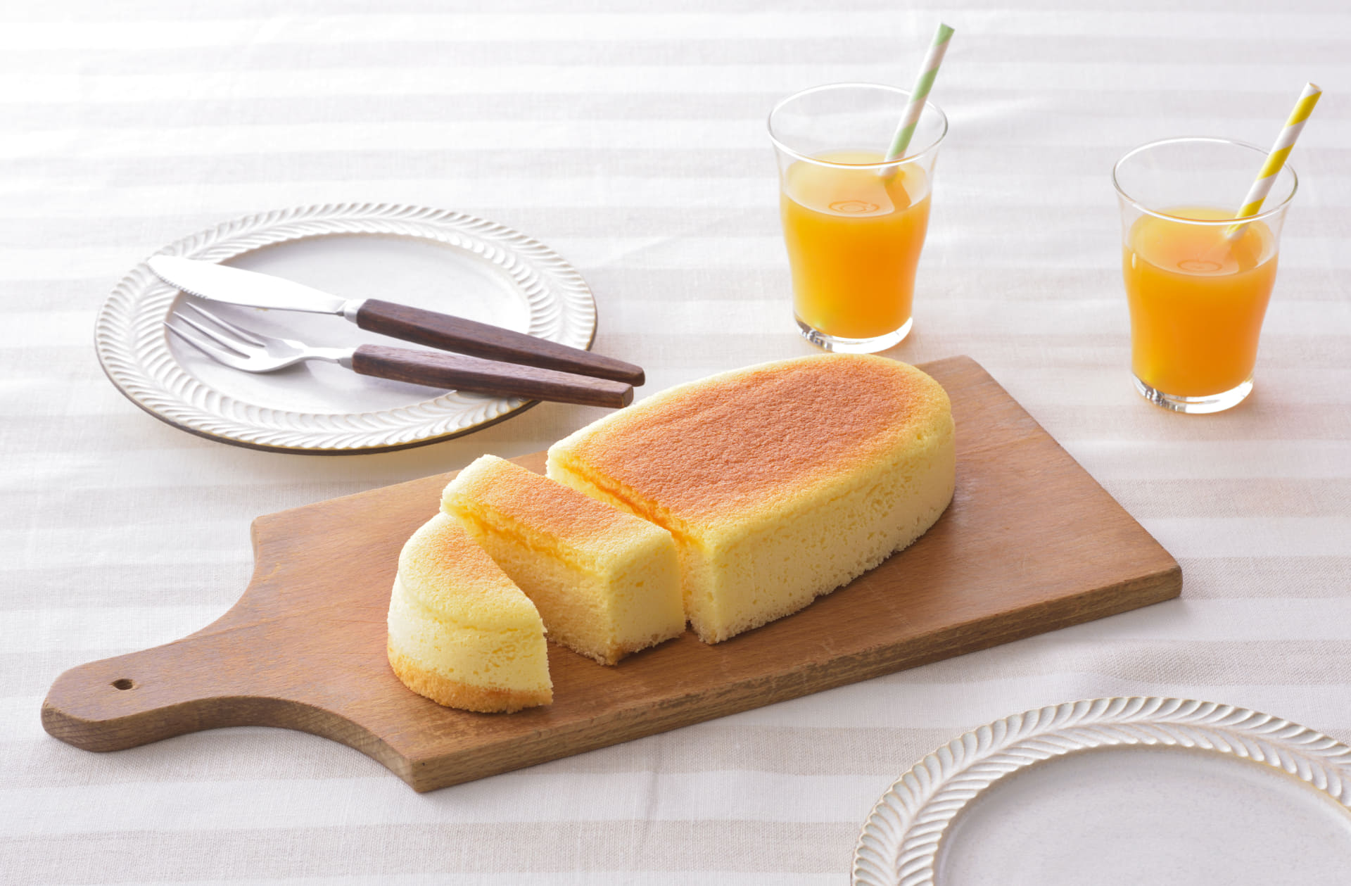 チーズの旨みと“しっとり、ふわシュワッ”食感を楽しめる「チーズスフレ」