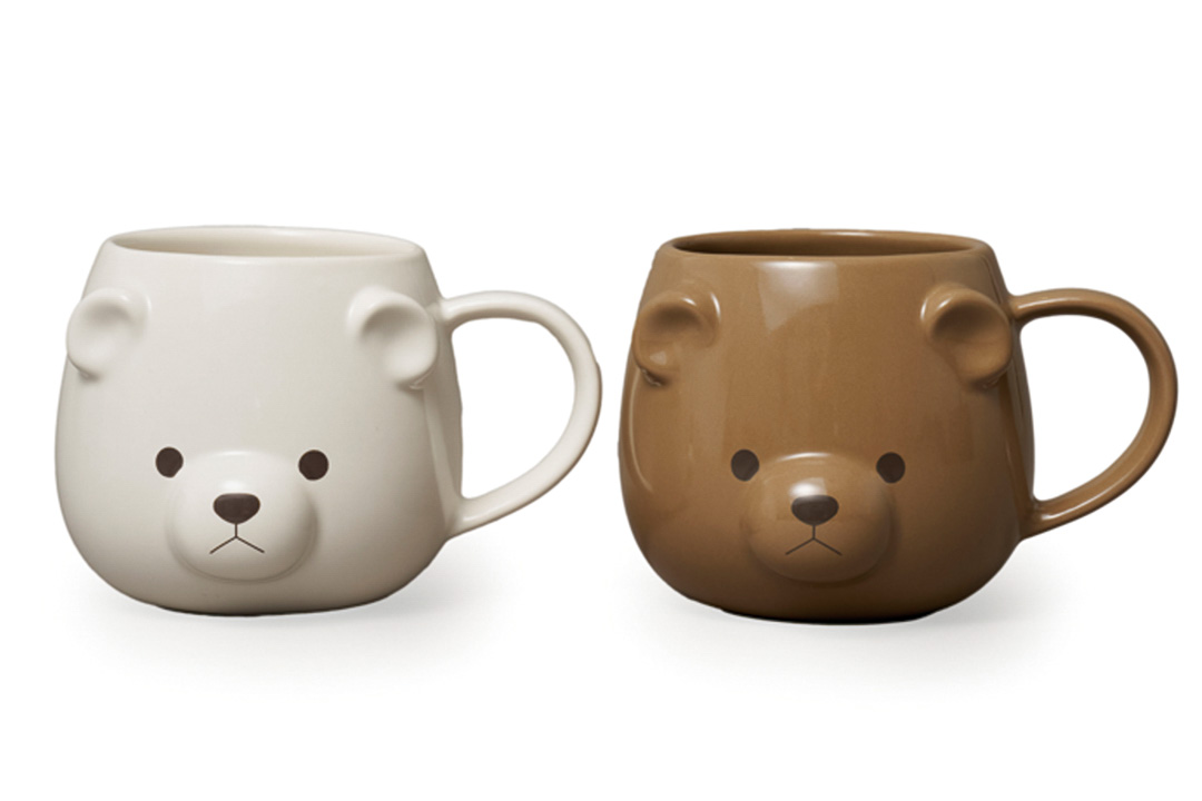 オフホワイトとブラウンの「ピケカフェベアマグカップ」