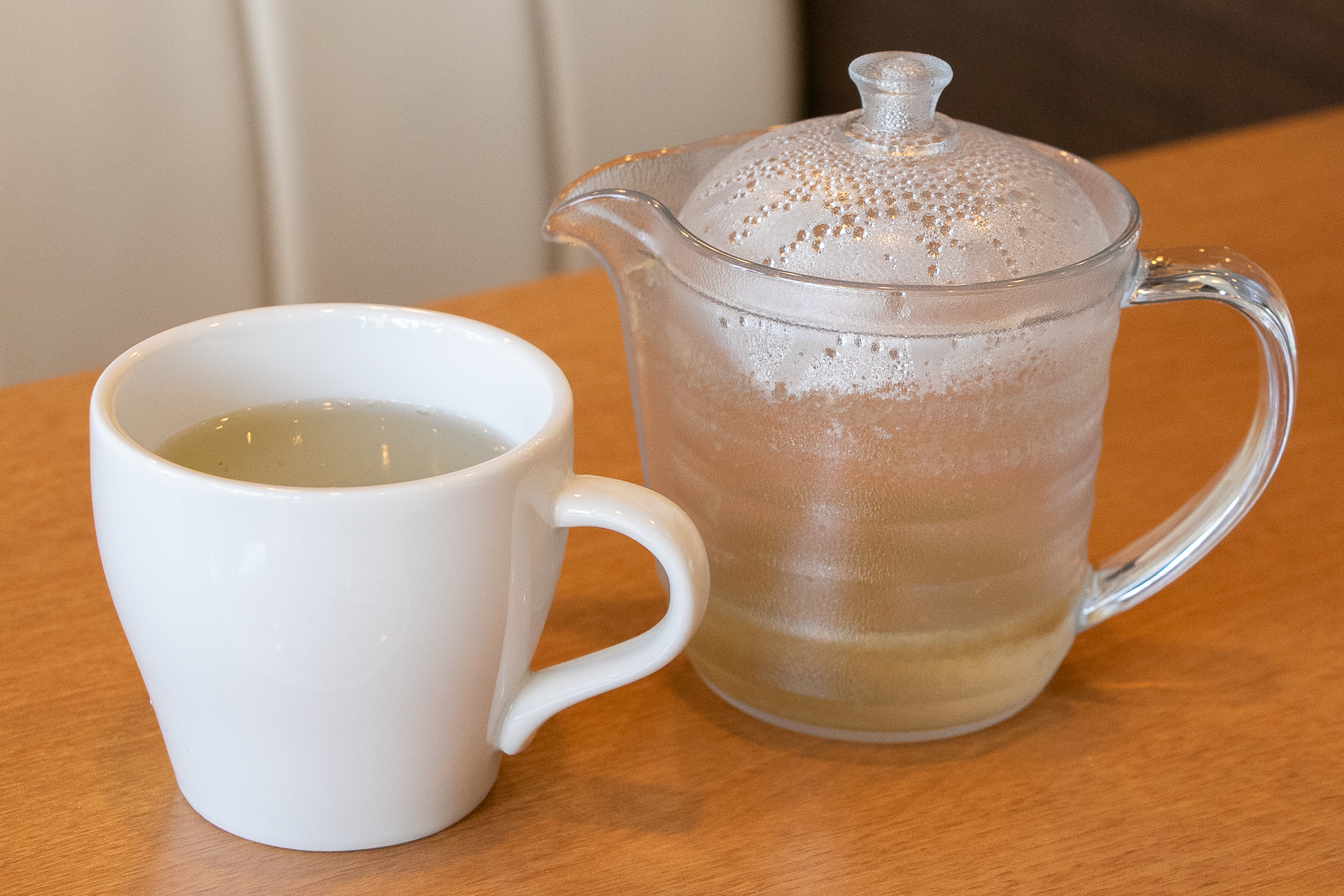 プレミアムドリンクバーには6月23日から期間限定で「梅昆布茶」が登場。温かさと塩気が、かき氷のよいお供になってくれる