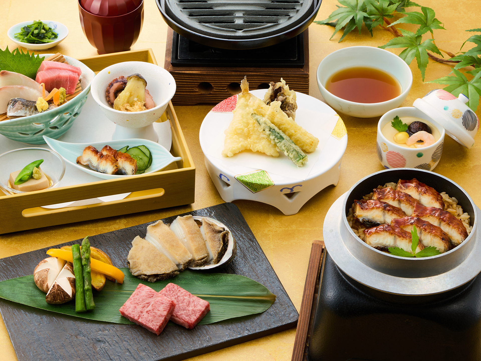 「夏の黒毛和牛特別会席」（6200円）