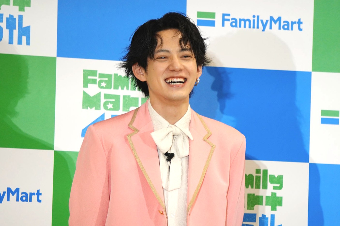 「みずみずしさがこの夏にぴったり」と話すケンケンさん