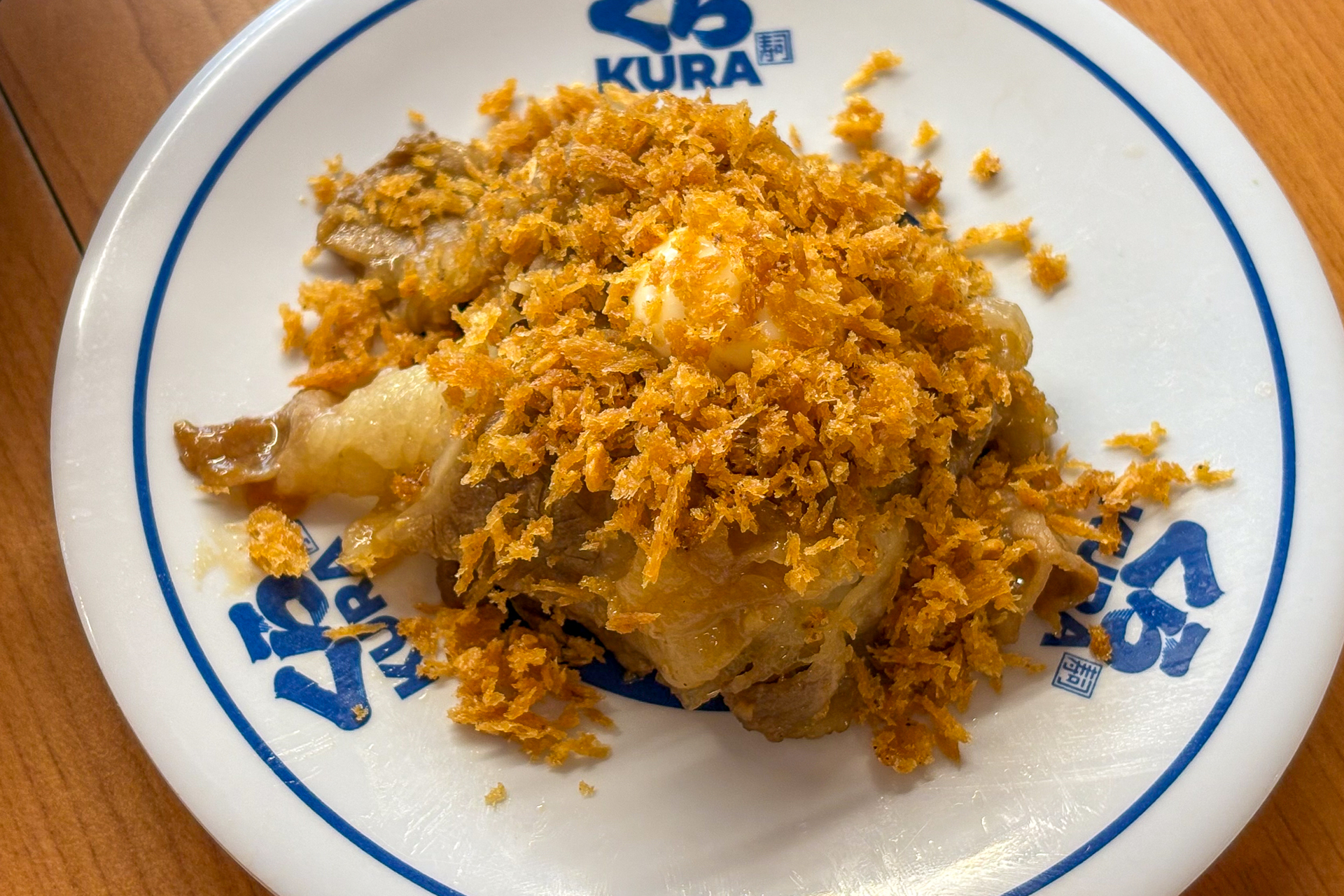 揚げパン粉で食感を加えた「ザクザクスパイシー 牛カルビ」