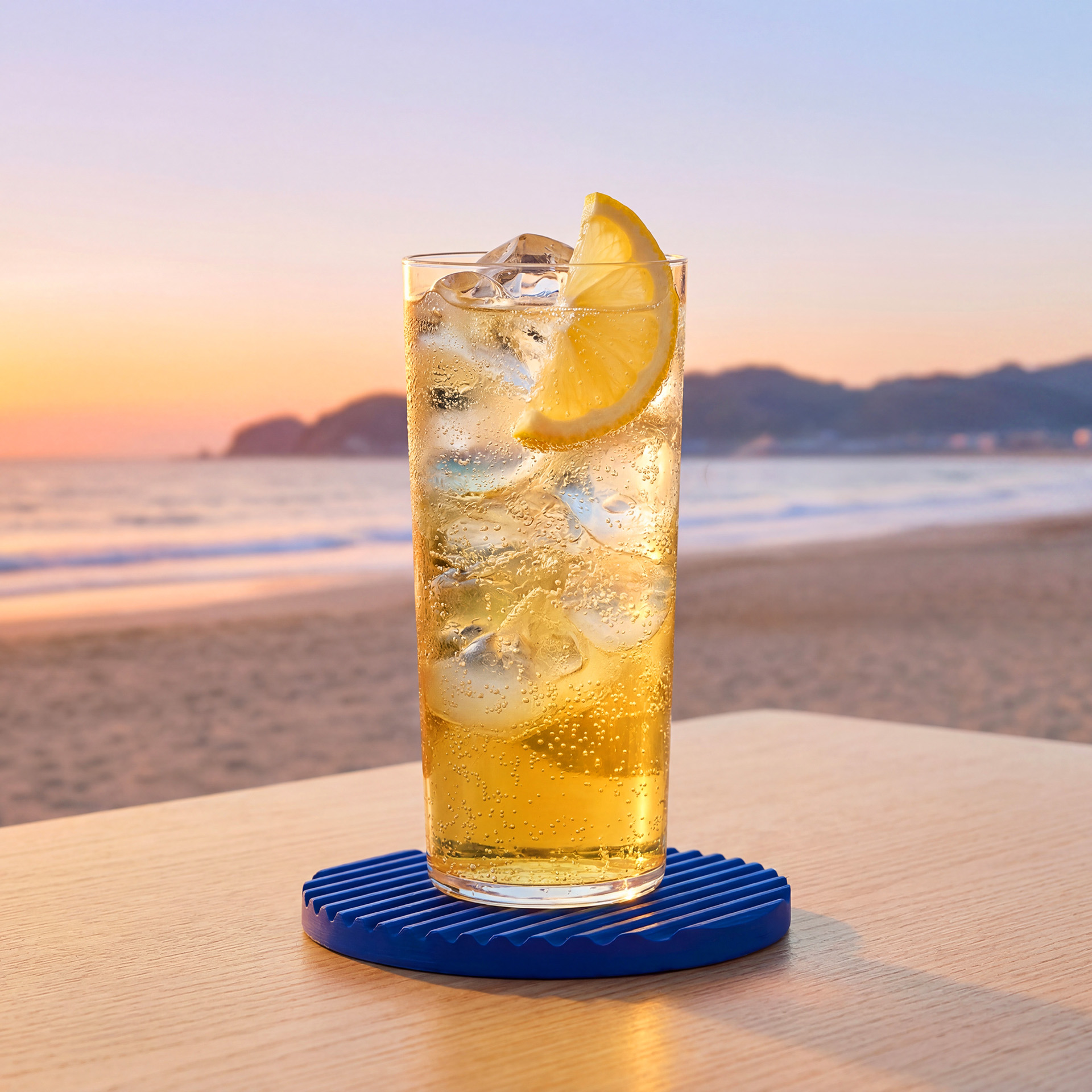 「JOHNNIE BLONDE Lemonade Highball」（750円・税別）