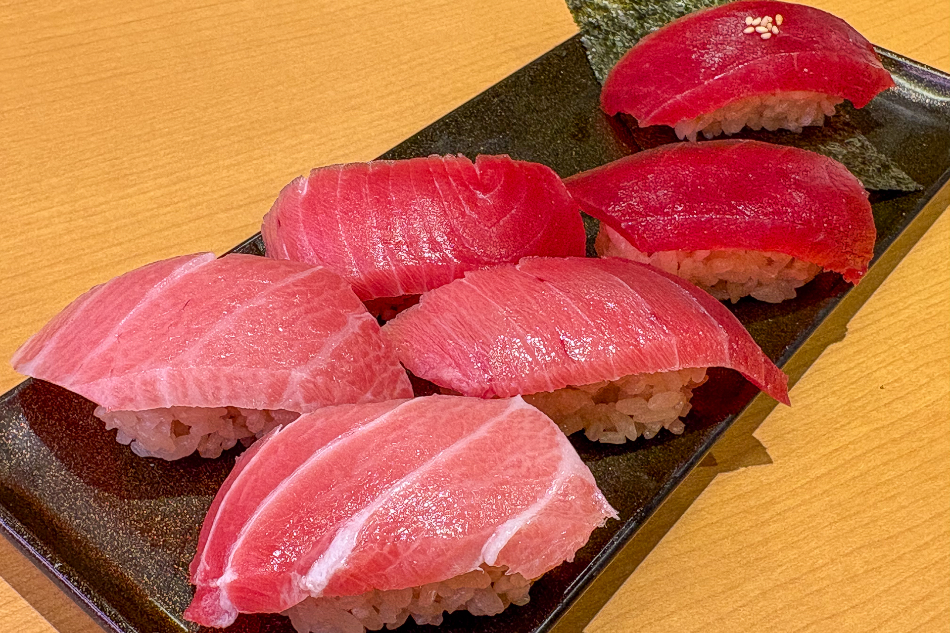 天然本鮪と天然インド鮪を部位ごとに食べ比べできる「厳選 天然本鮪とインド鮪味比べ」