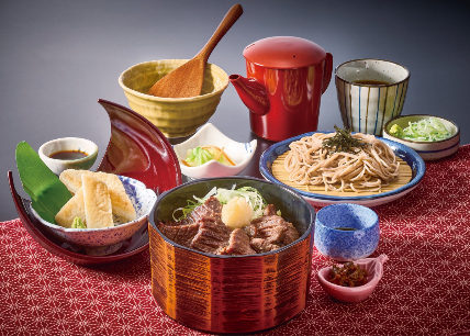 「ねぎ塩牛たんの肉まぶしと麺_笹かまぼこ【吉次】付」（2390円）