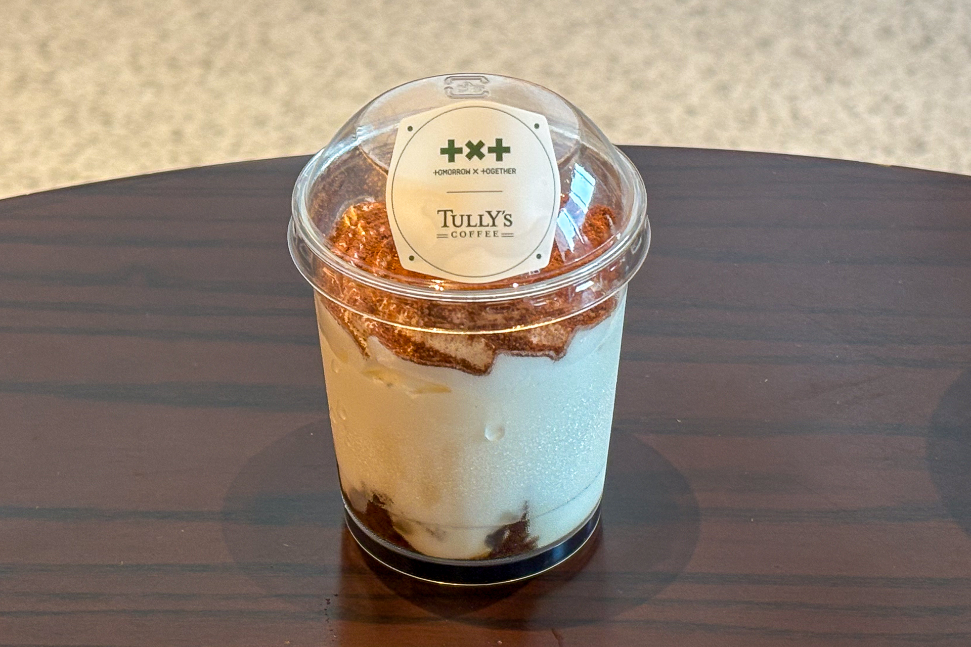 夏でも食べやすい「カップ ティラミス」