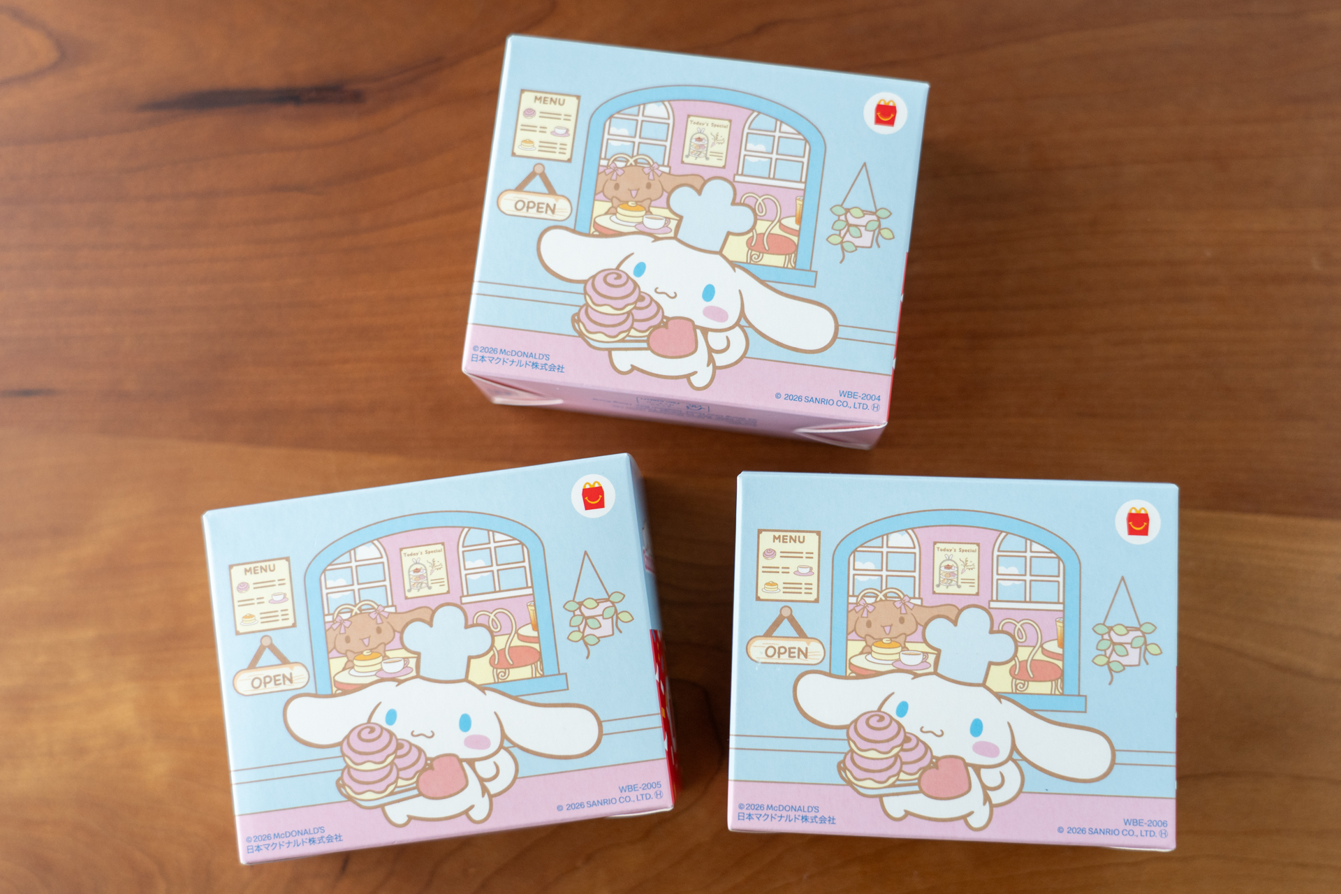 第2弾は水色の箱