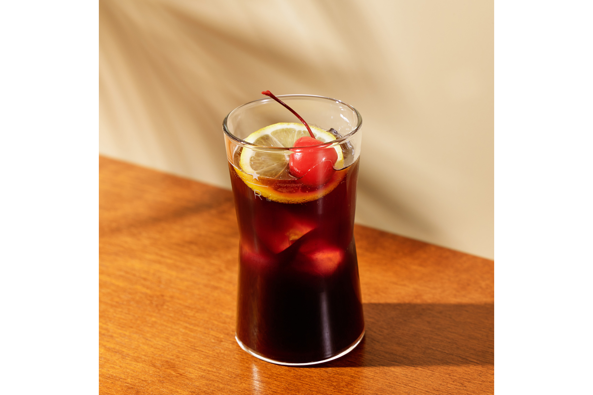 「バレルエイジド コールドブリュー＆コーラ」（1300円）