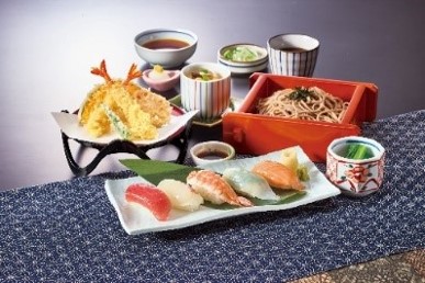 「寿司天ざるそば和膳【5貫】」（1890円）