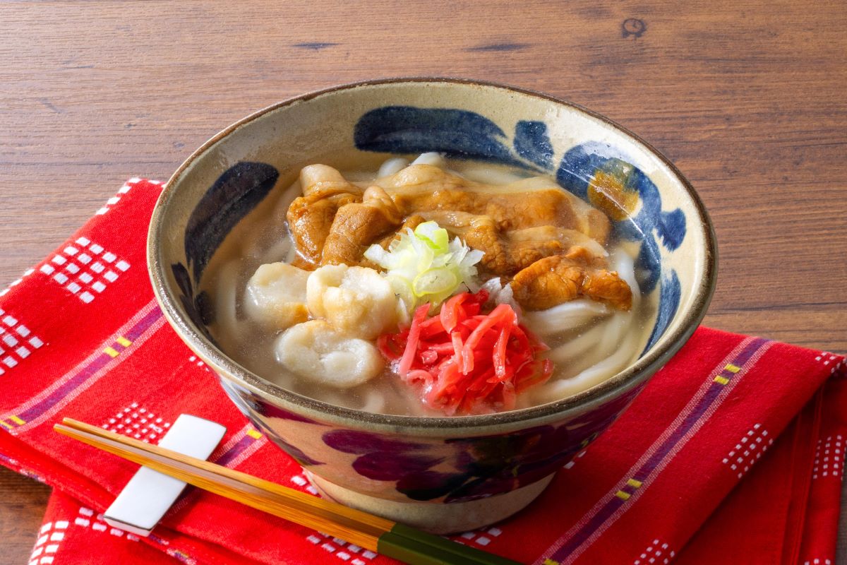 〆アレンジ「沖縄そば風うどん」