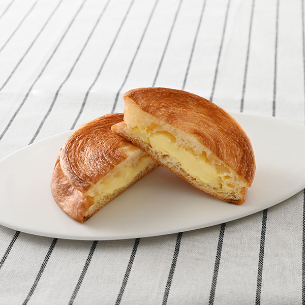 「も～っちり食感クロワッサンロール（ダブルカスタード）」（168円）