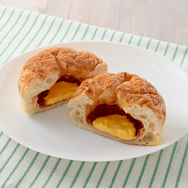 「も～っちり食感ピザパン」（198円）