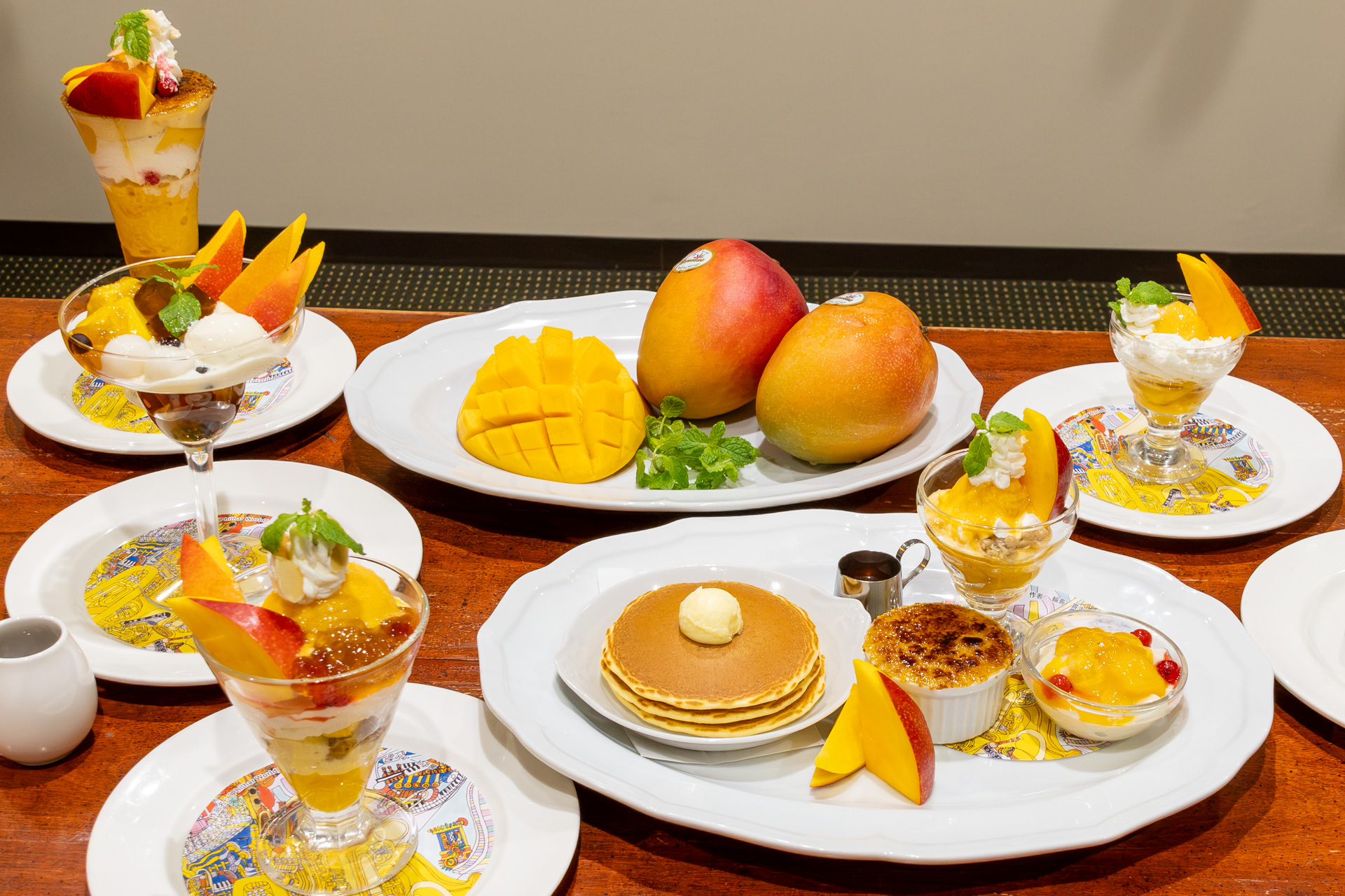 ロイヤルホスト「Apple Mango～ひと夏でめぐるマンゴーデザート～」