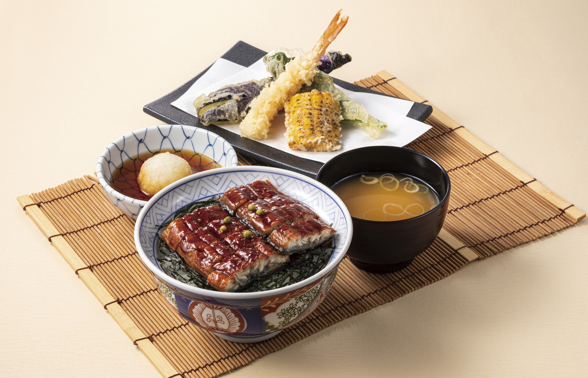 天丼はま田「鰻丼と夏野菜の天盛りセット」（2079円）