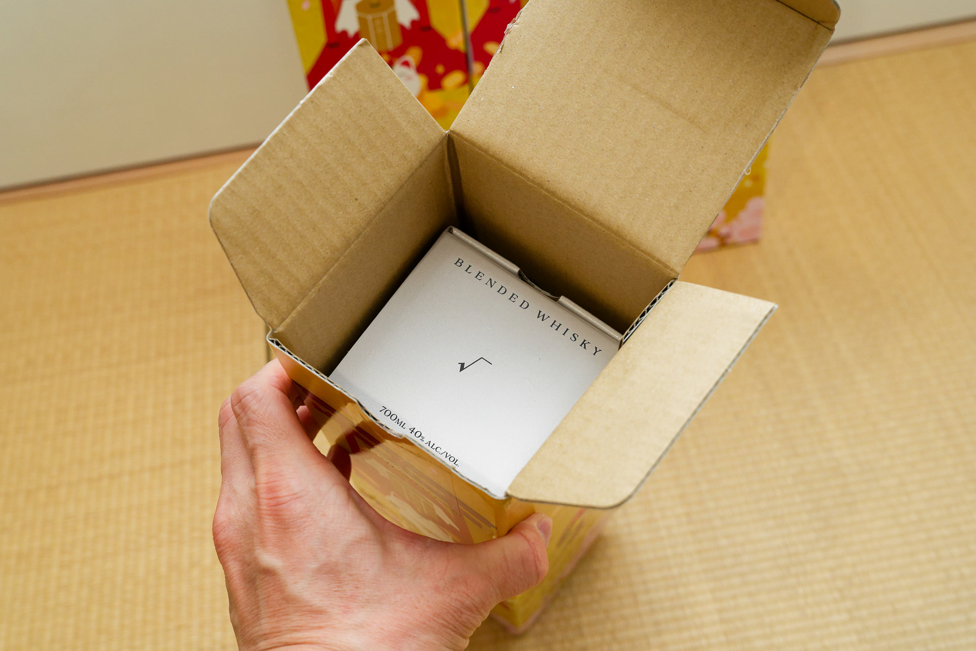 続いての2本目も同じカートンが