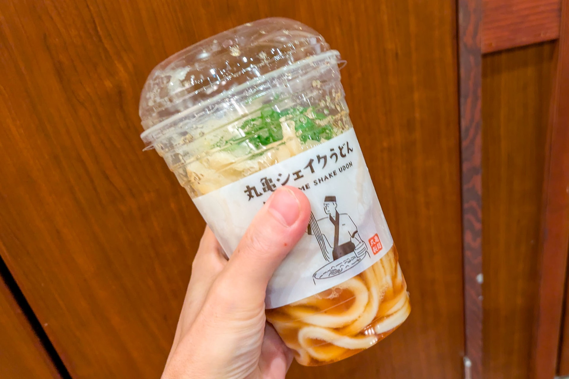 カップをシェイク！