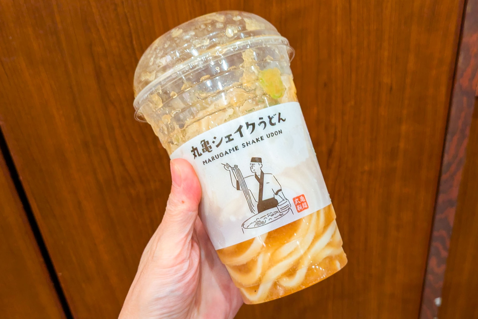 10～20秒ほどシェイクすると、全体が混ざる