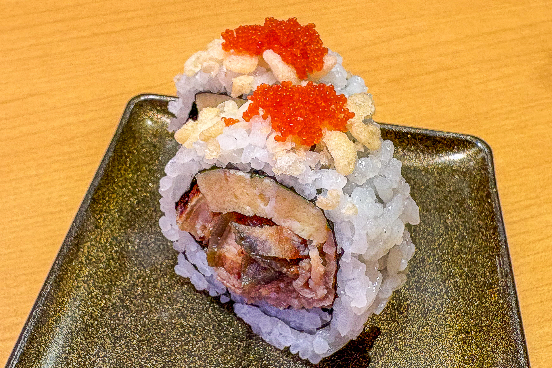 うなぎと牛カルビを合わせた「うな牛ロール」