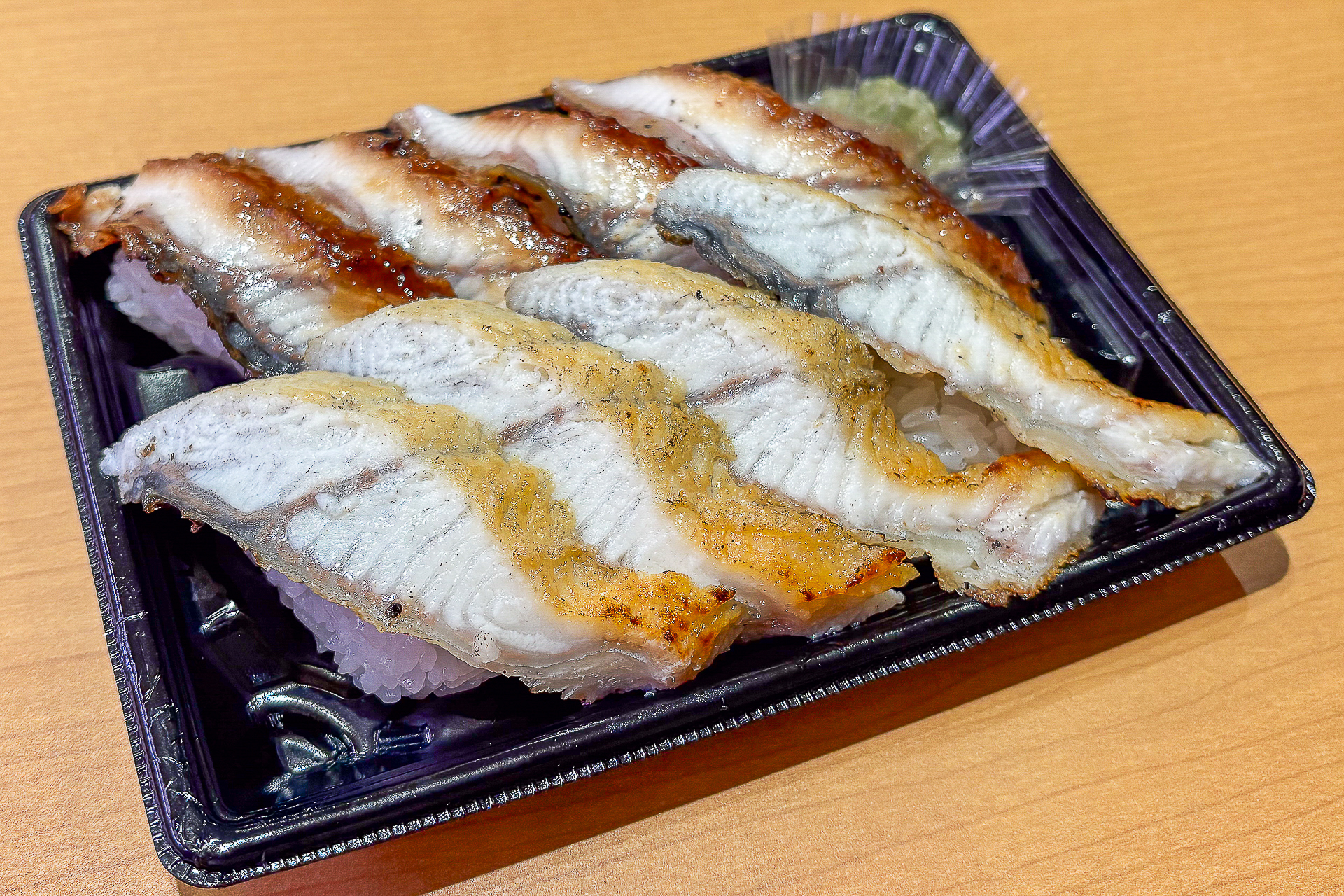 うなぎ食べ比べ8貫