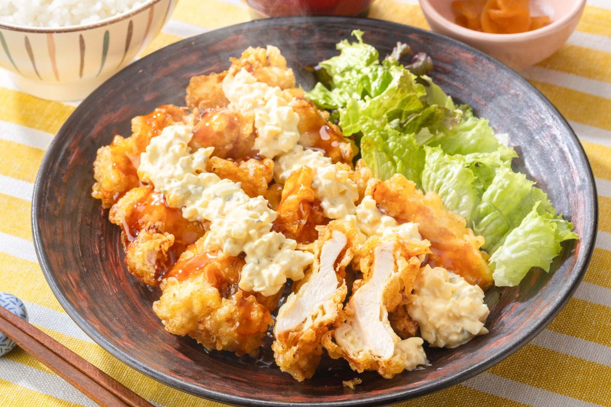 「鶏むね肉の大戸屋風チキン南蛮」（定食 1070円、単品 980円）