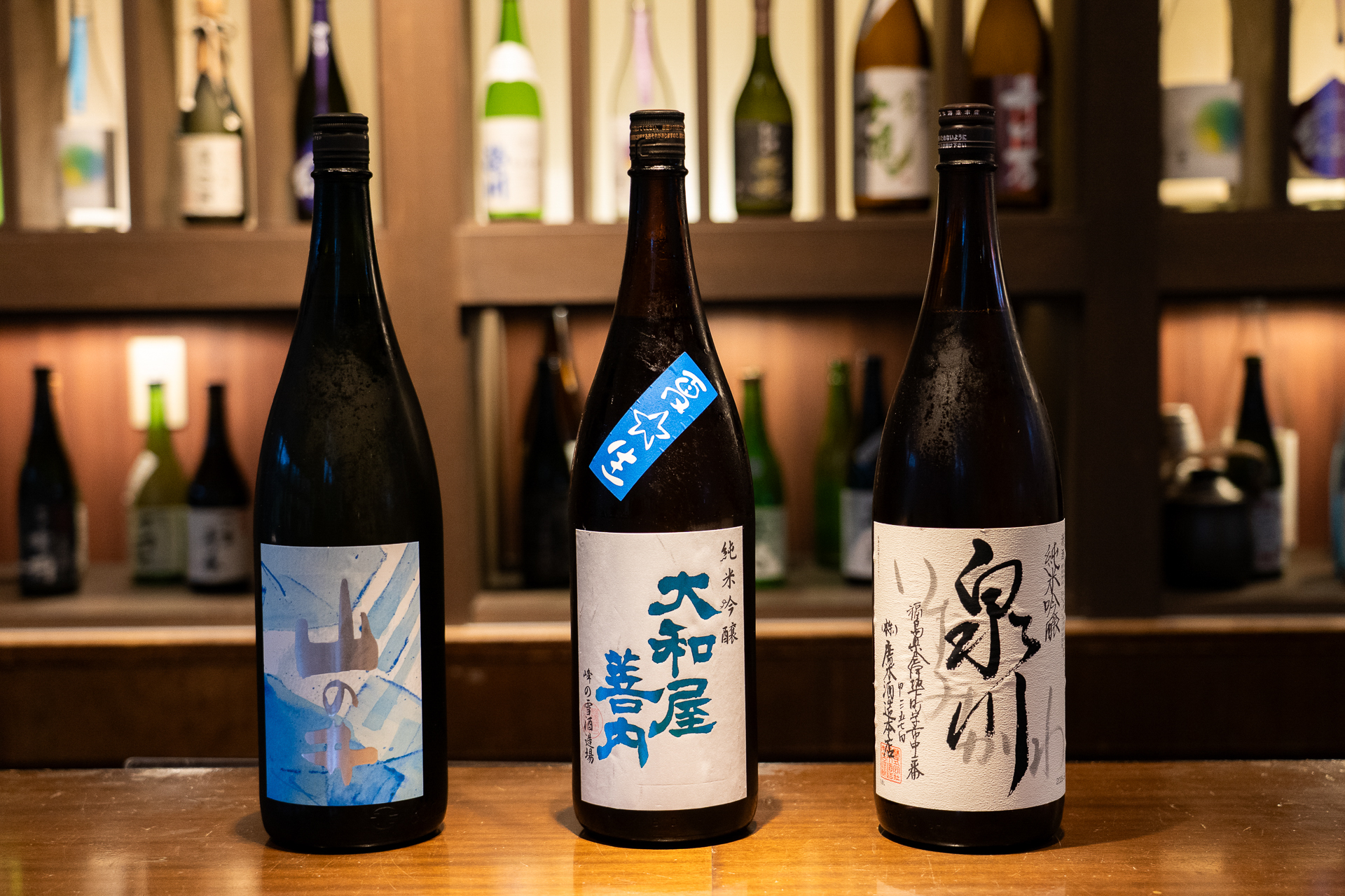 個性豊かなラベルが並ぶ会津の銘酒から、夏におすすめの3本を並べてもらいました