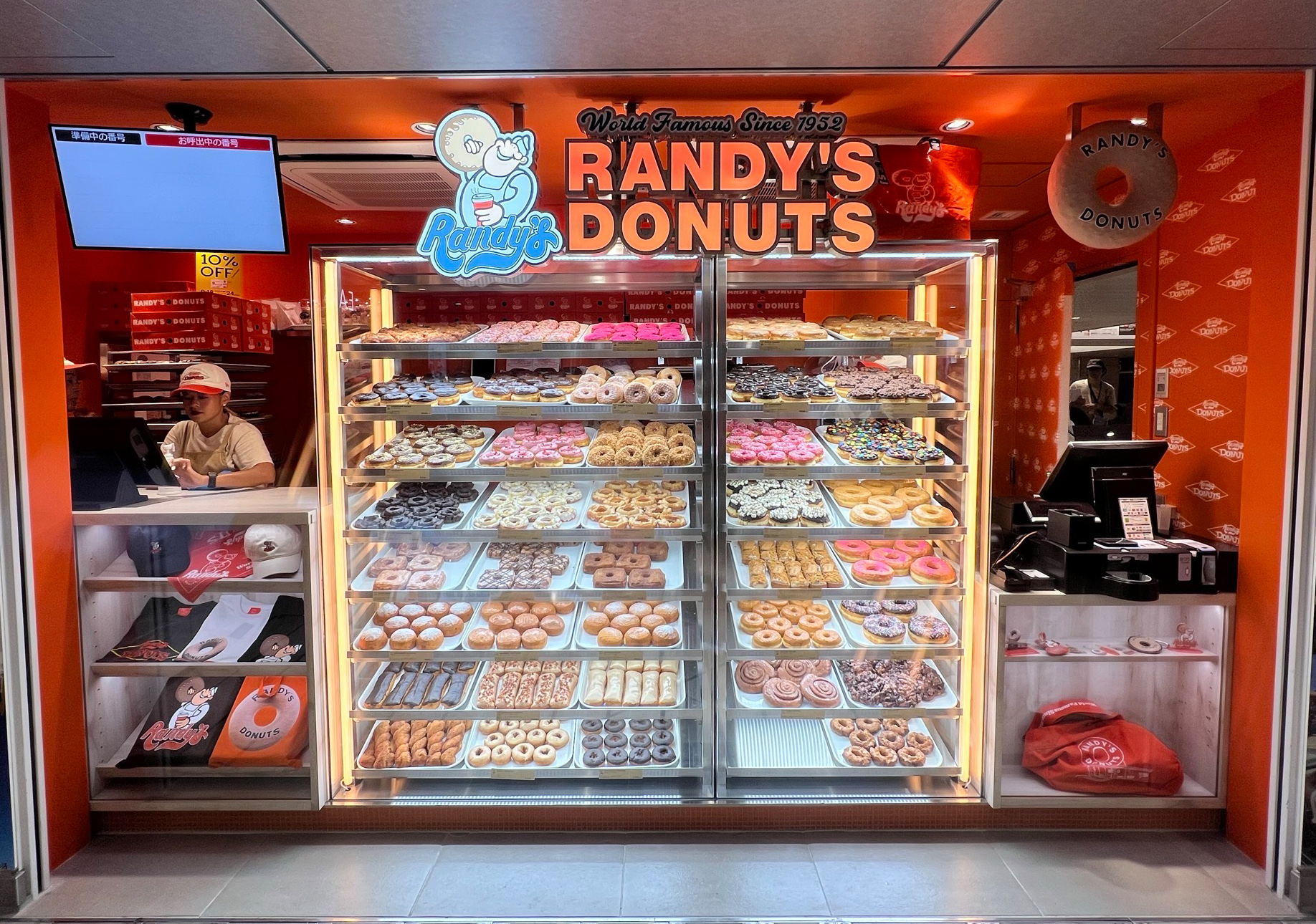 2号店「ランディーズドーナツ新宿 イイトルミネ店」