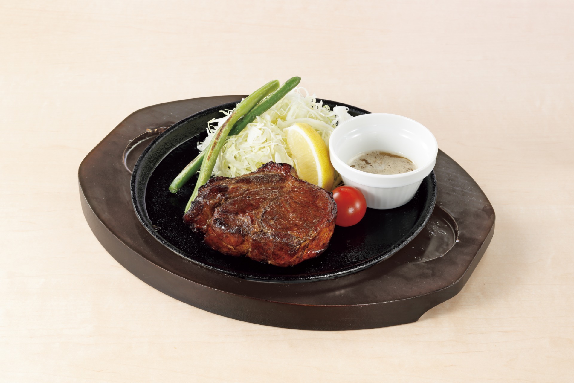 低温調理 厚切りローストポークステーキ～醤油バターソース（グランドメニュー）