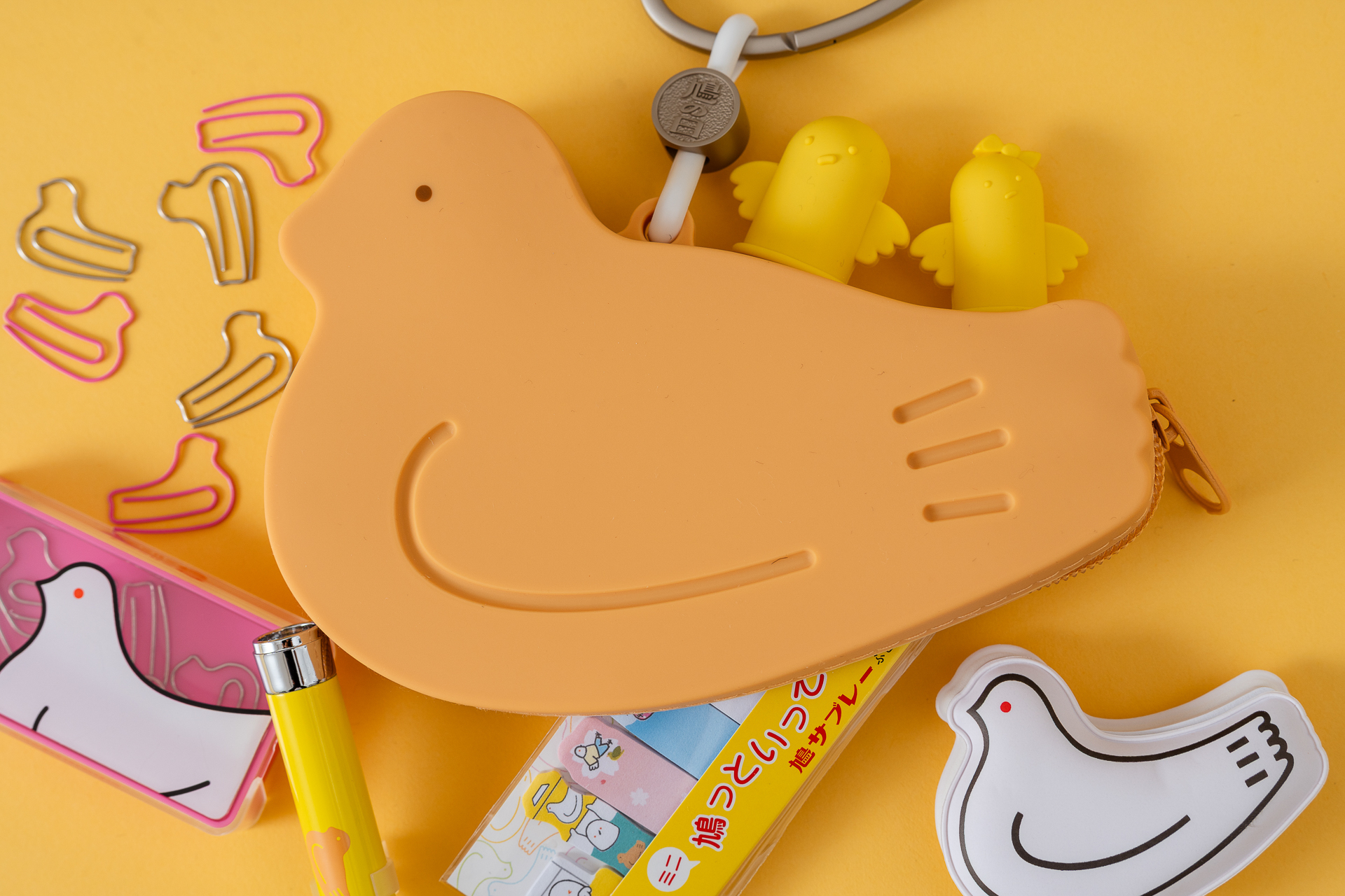 小物やコスメを入れてもよい