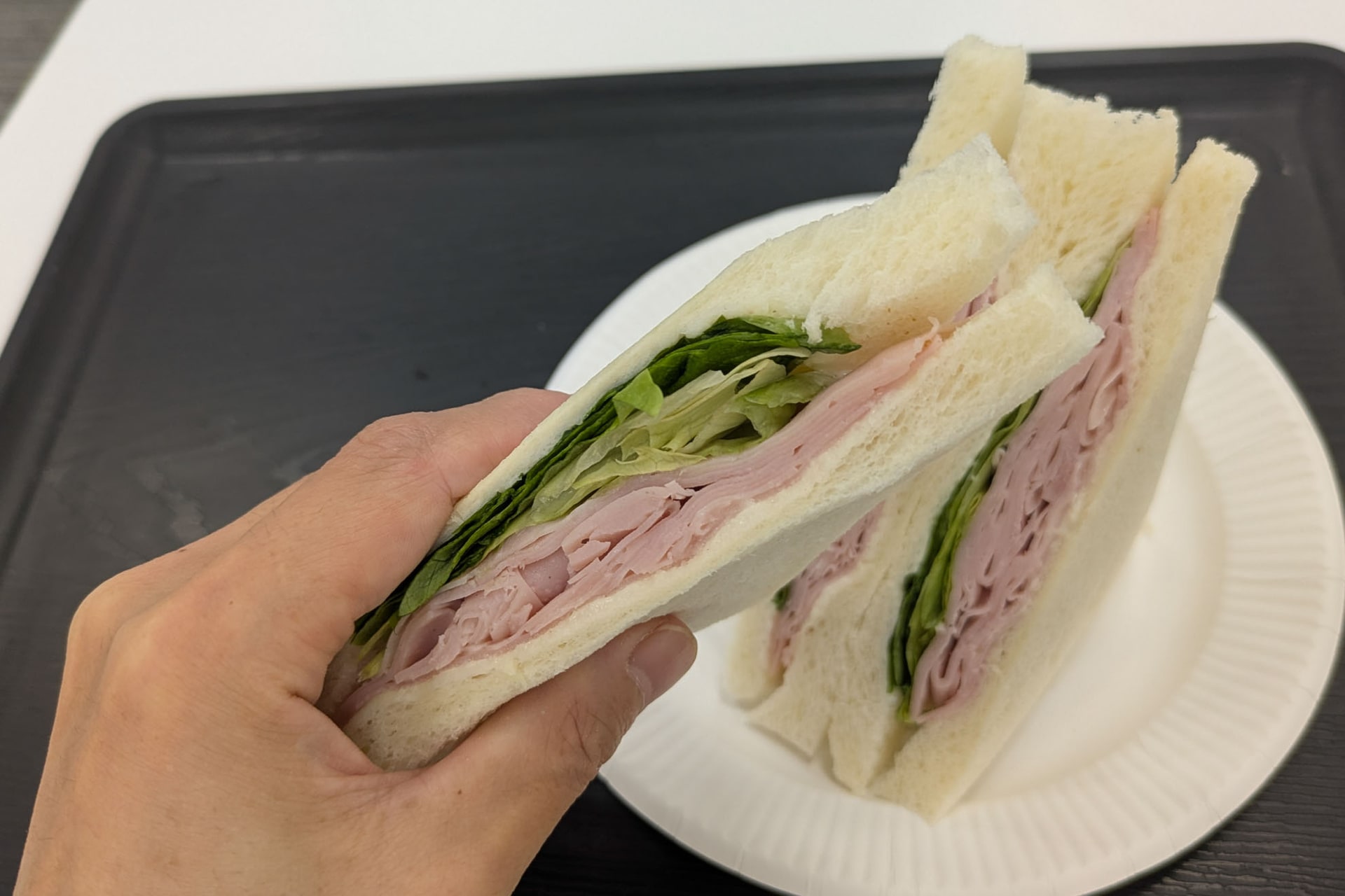 1つ増えても変わらずハムもたっぷり