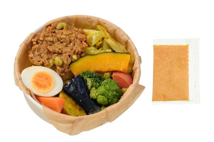 蒸し野菜とキーマのサラダごはん