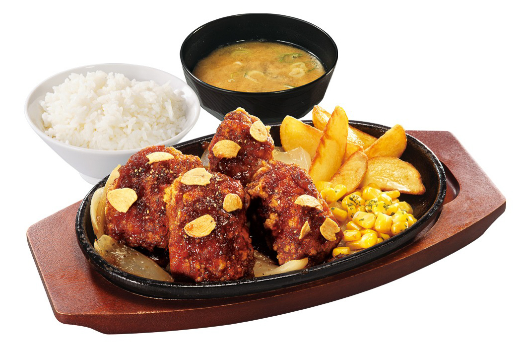 からやま「鉄板ワイルドからテキ定食」（1078円/券売機店舗 1080円）