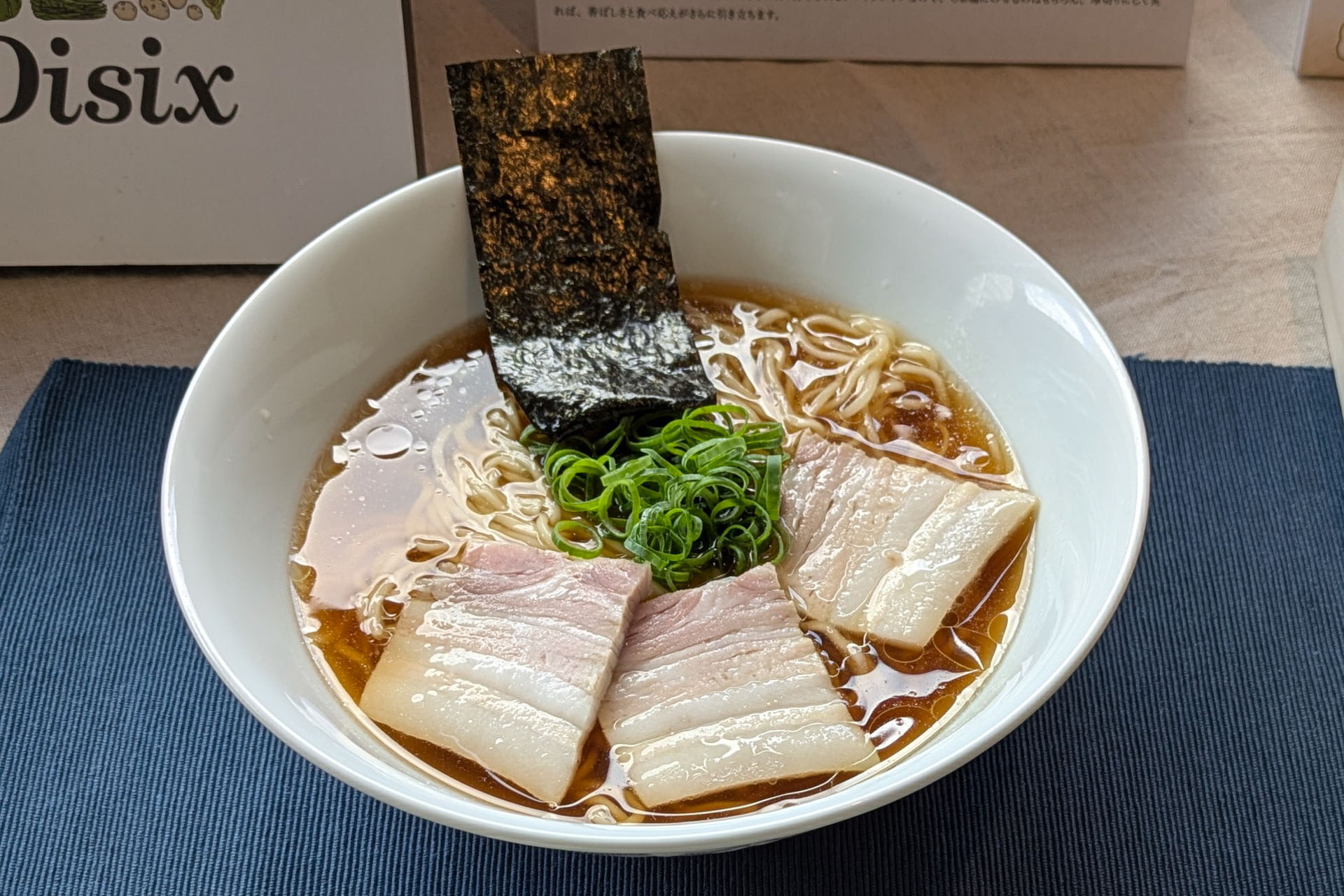飯田商店監修のらぁ麺