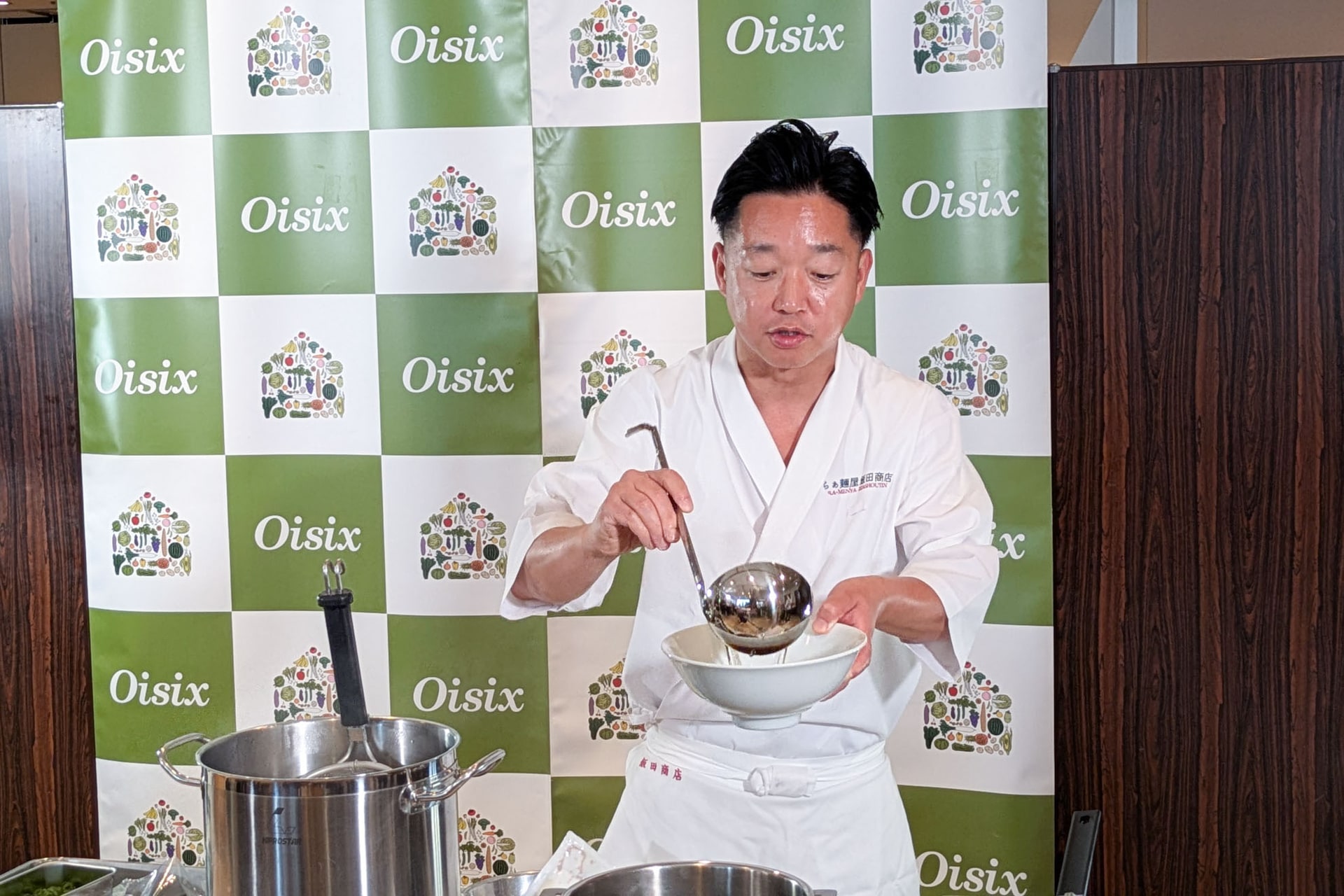 飯田氏がデモンストレーション