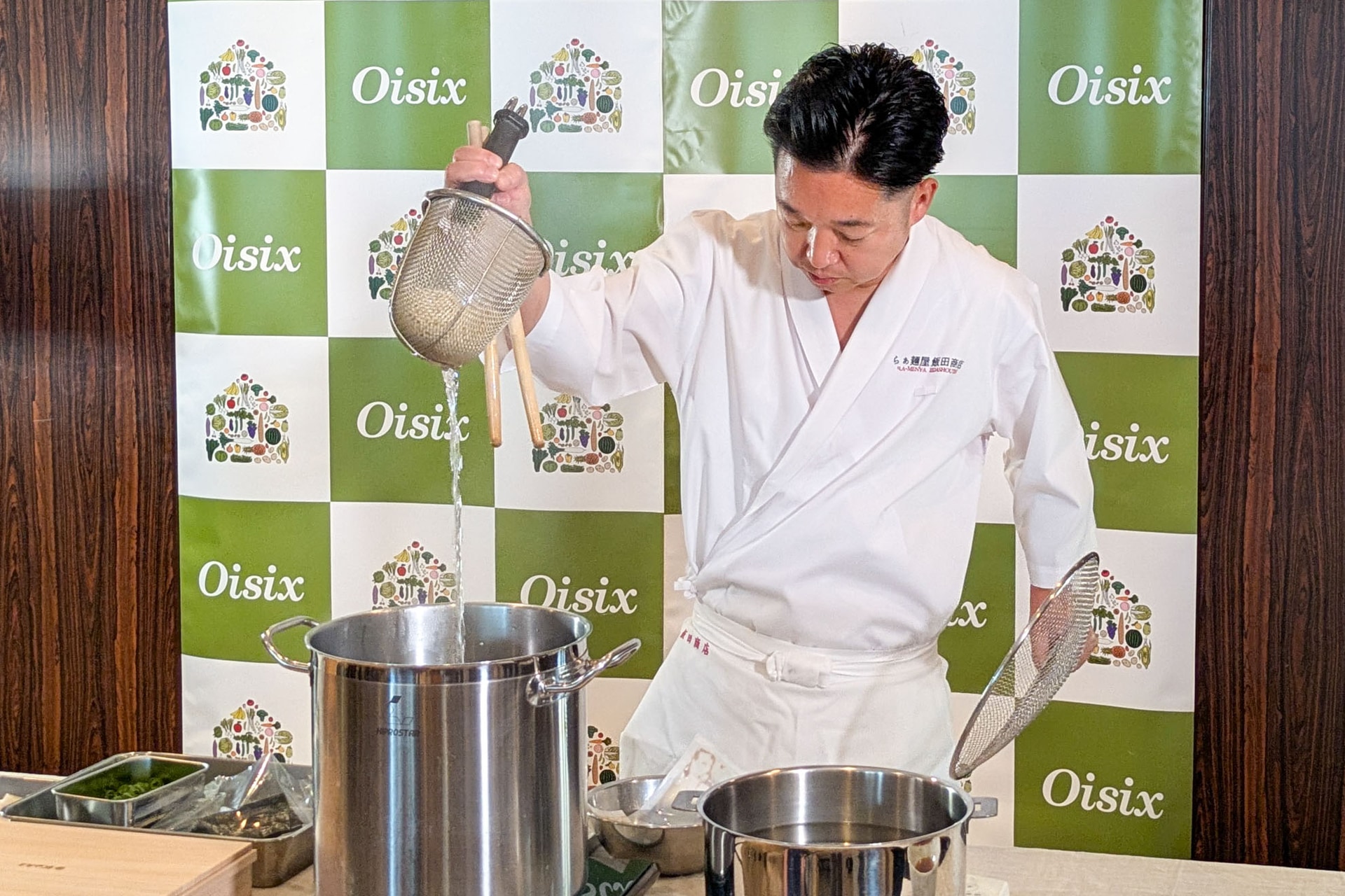 飯田氏がデモンストレーション