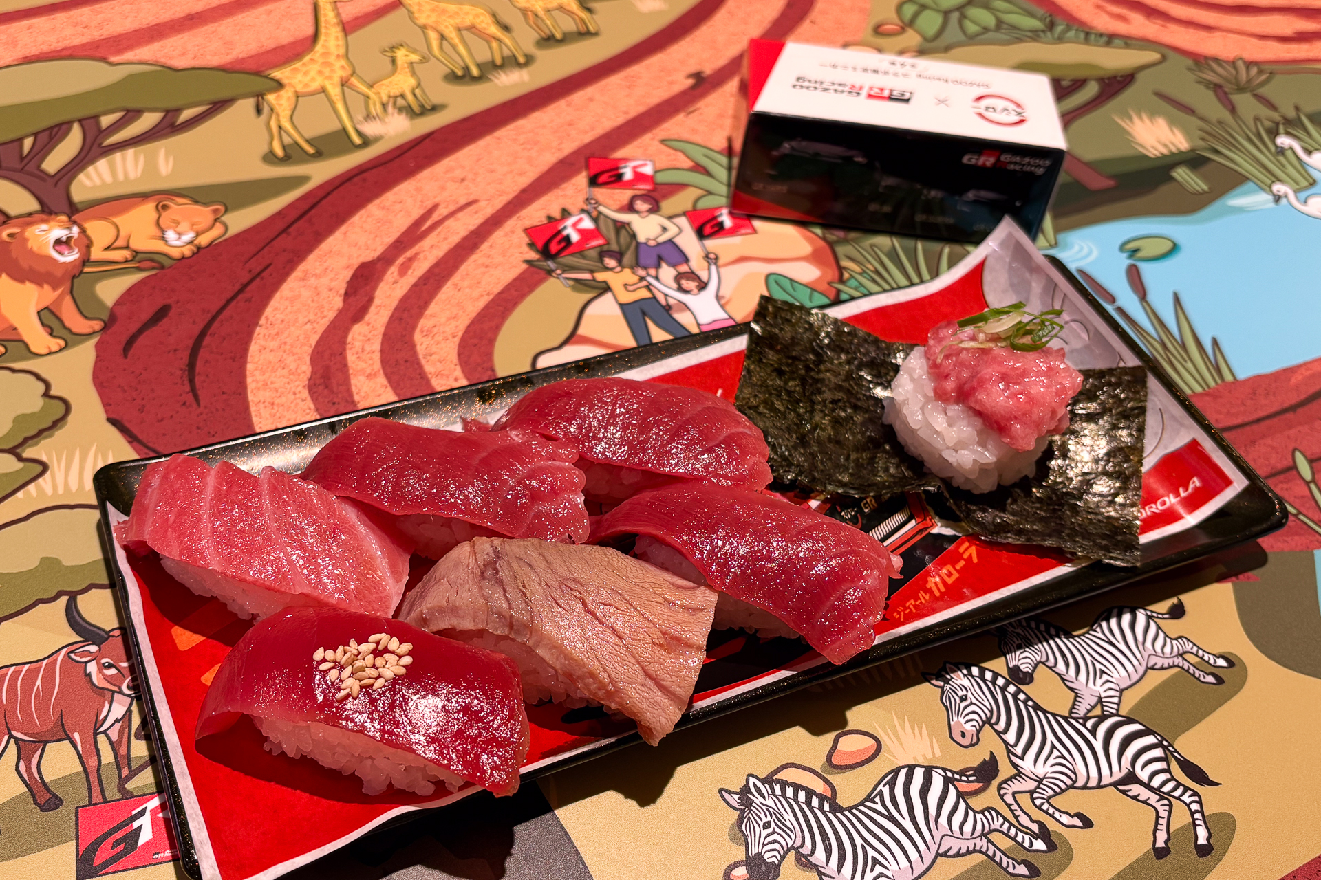 天然本鮪7貫盛り。大とろや中とろ焦がし醤油など本鮪づくし