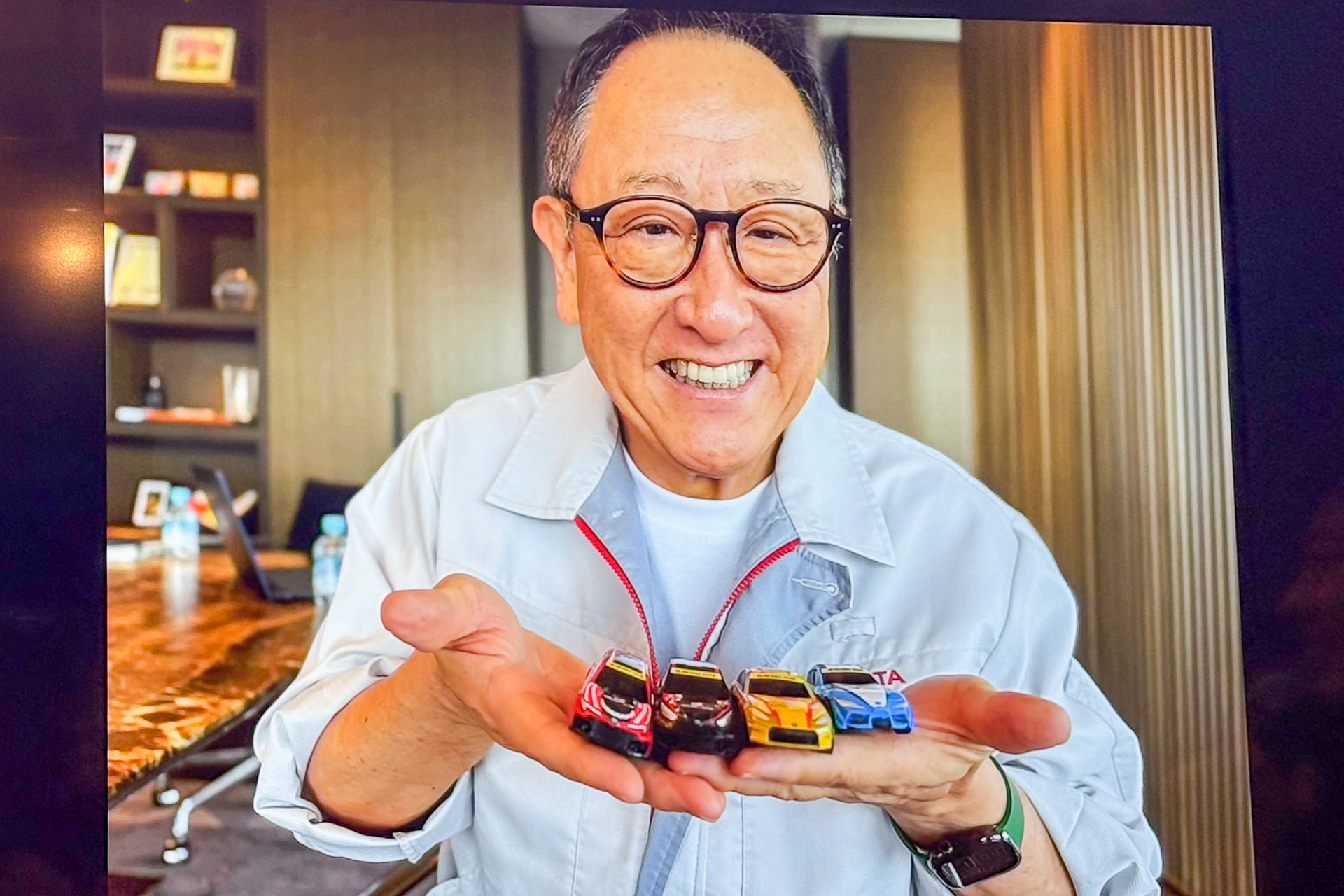 笑顔の豊田章男氏