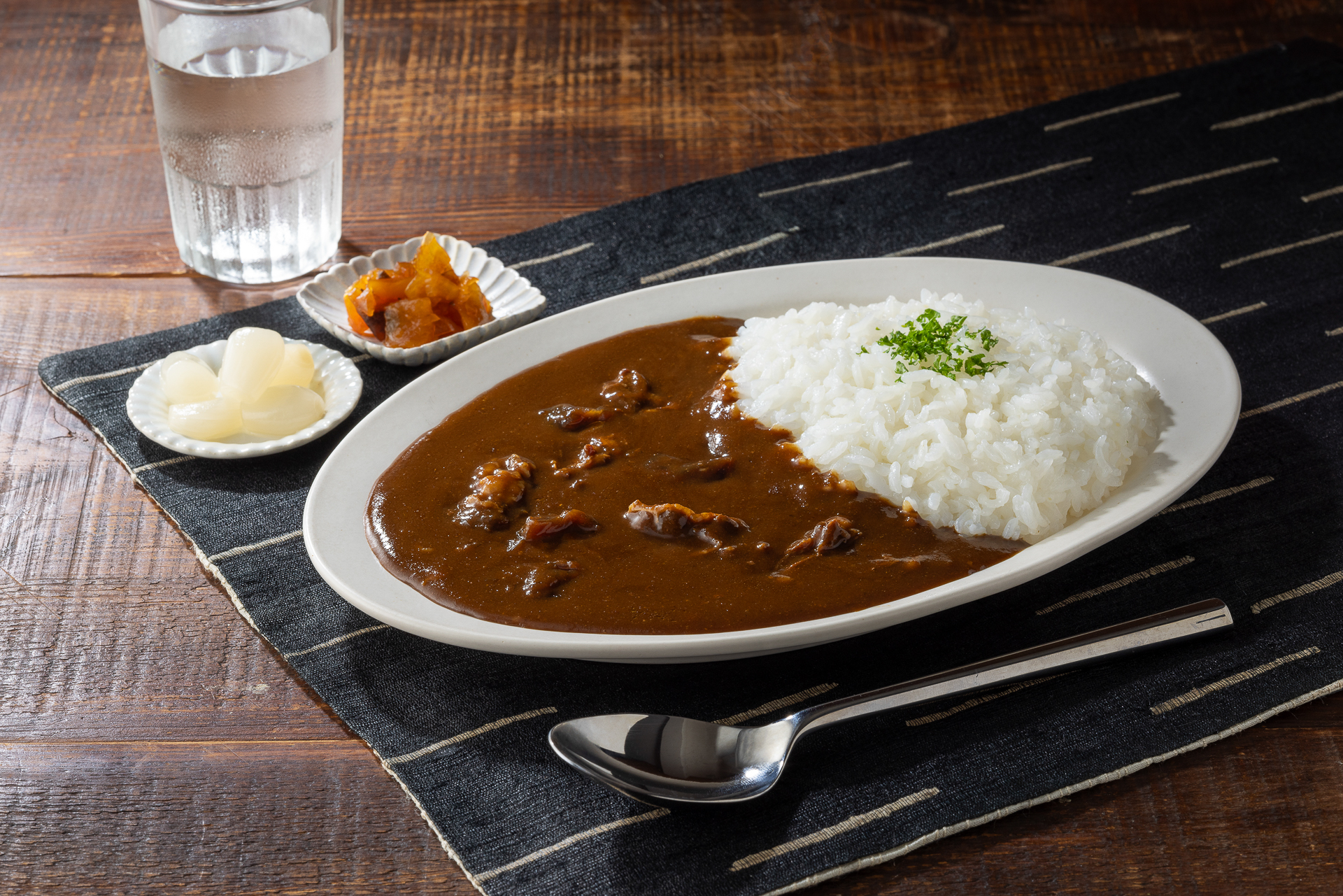 吉野家「黒カレー」のレトルト商品