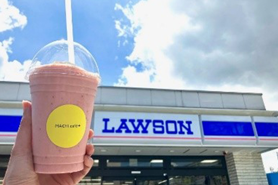 店内の厨房スペースを活用し、注文を受けてから一杯ずつ手作りする