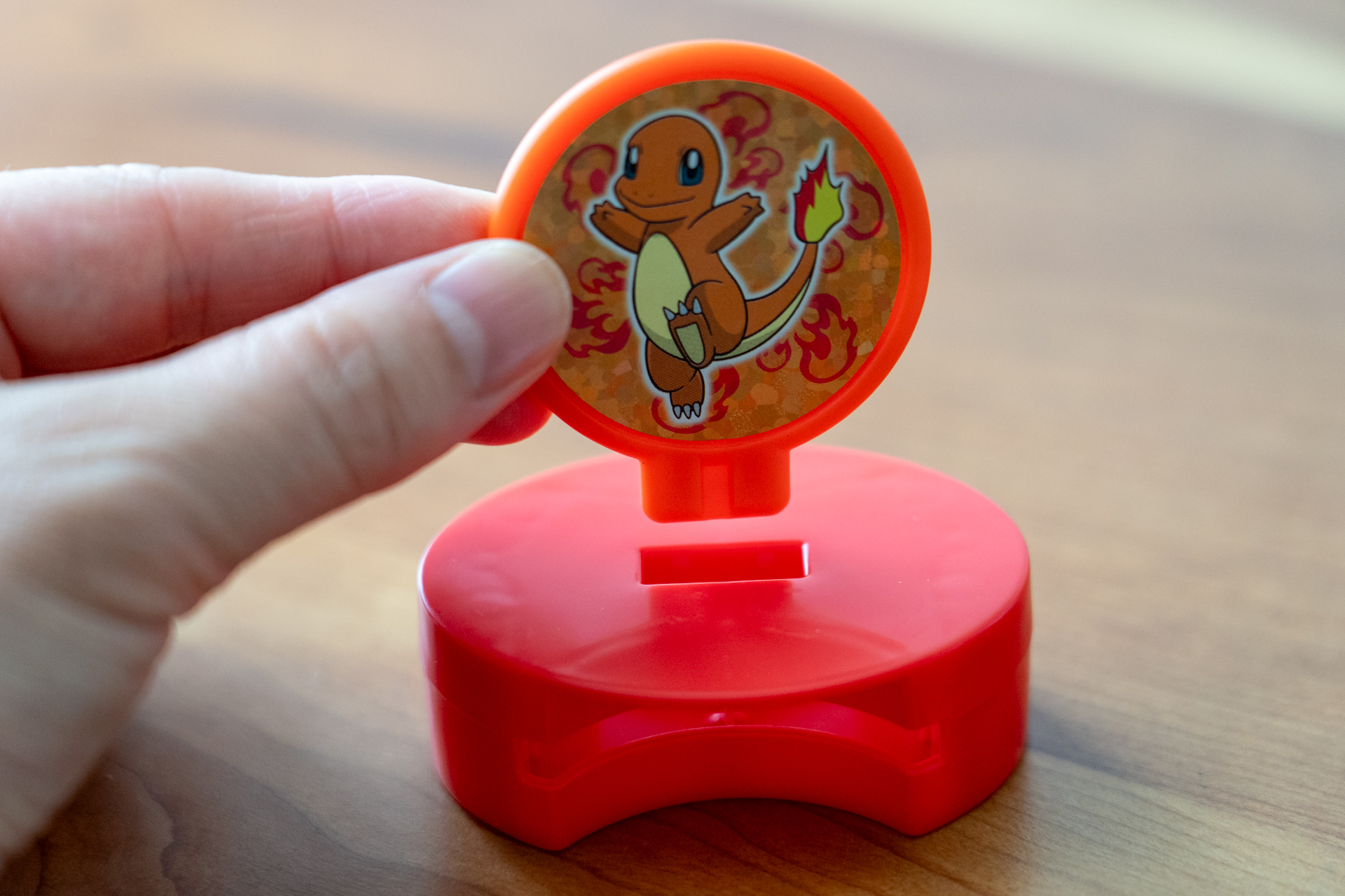好きなポケモンのパネルを台座の上に差し込む