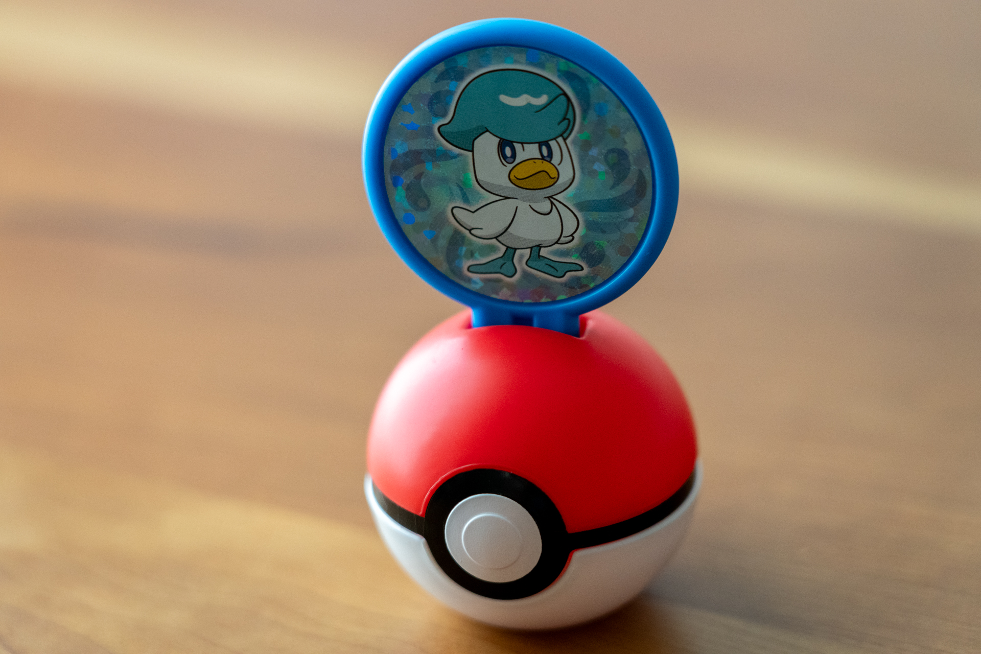 好きなポケモンのパネルをモンスターボールに差し込む