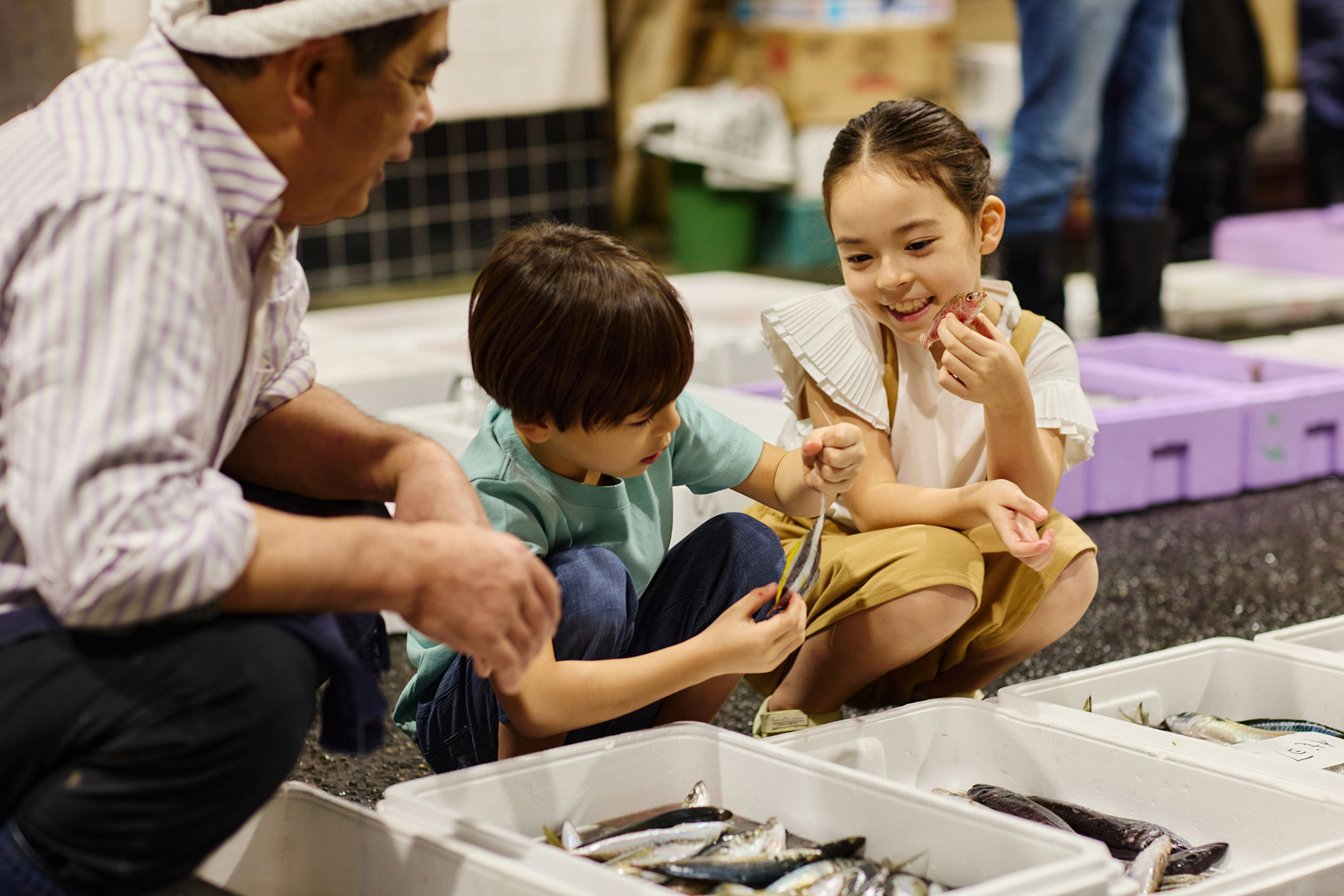 熱海魚市場にて競りを見学