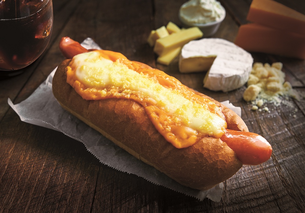 「ボールパークドッグ チーズメルト ～5種のチーズ仕立て～」（500円）