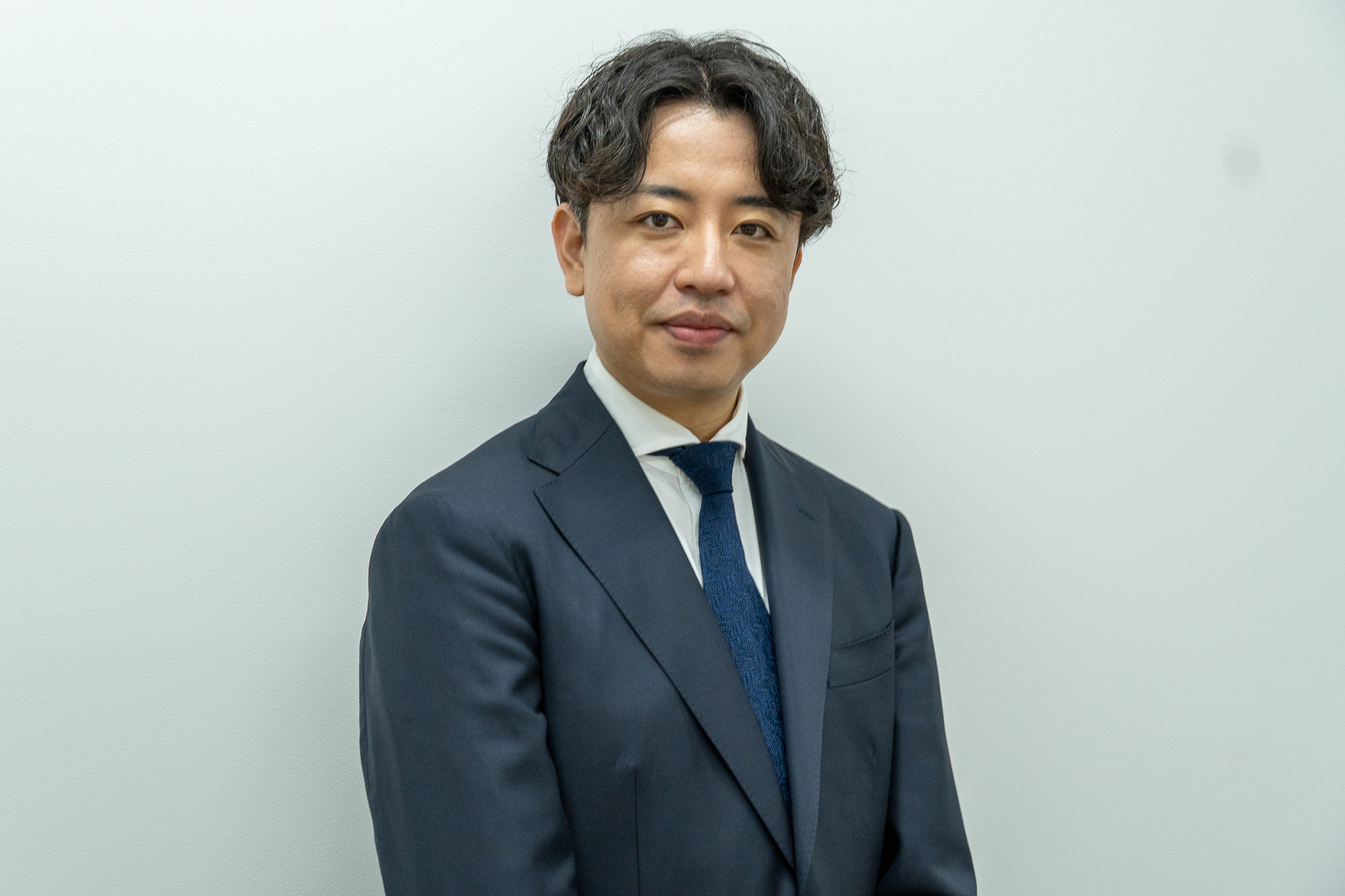単独インタビューに応じた三森智仁氏
